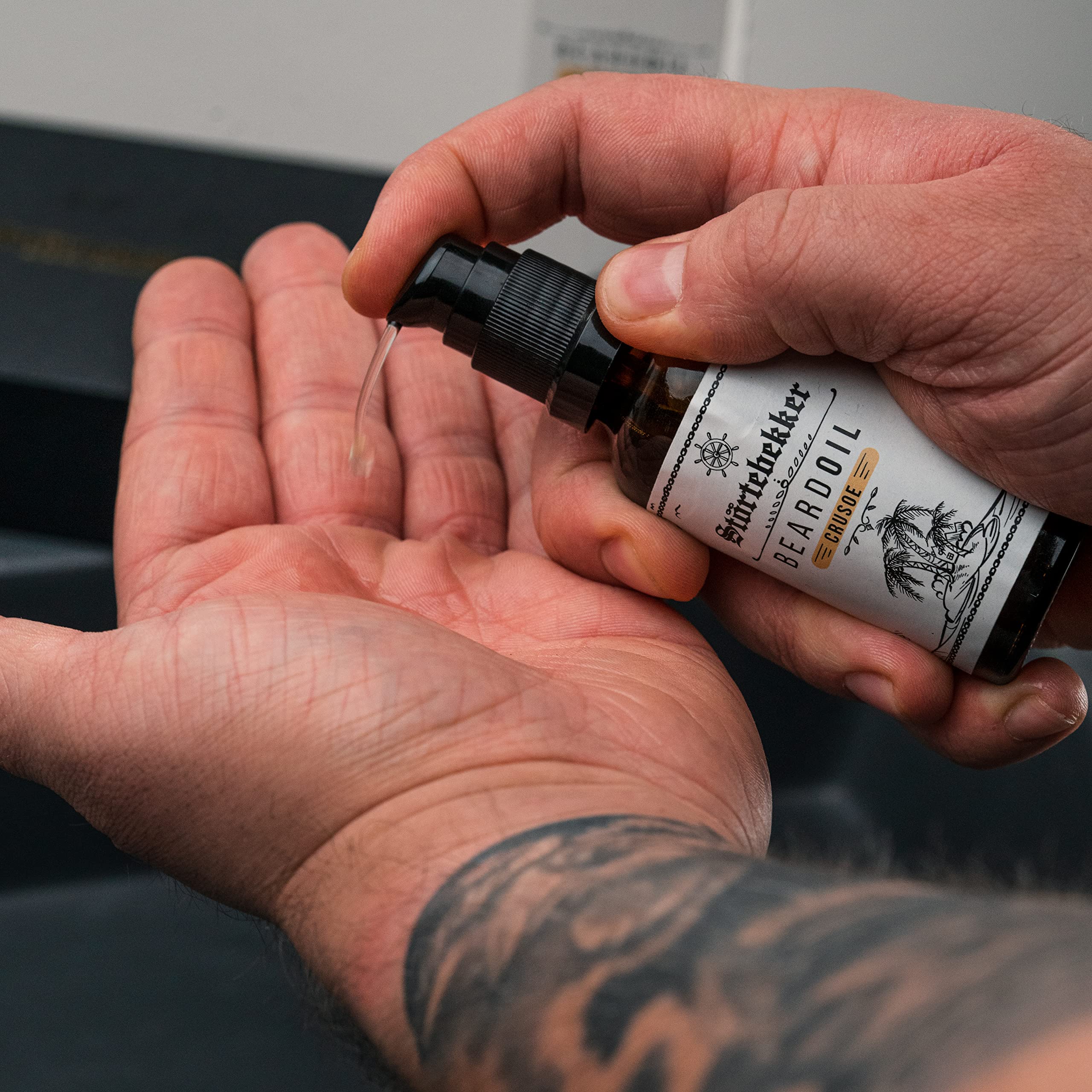 Störtebekker® Premium - Aceite para barba, cuidado diario para barba de 3 días hasta barba completa, 50 ml de aceite vegano, con agradable aroma, ingredientes naturales, Made in GER (Crusoe)