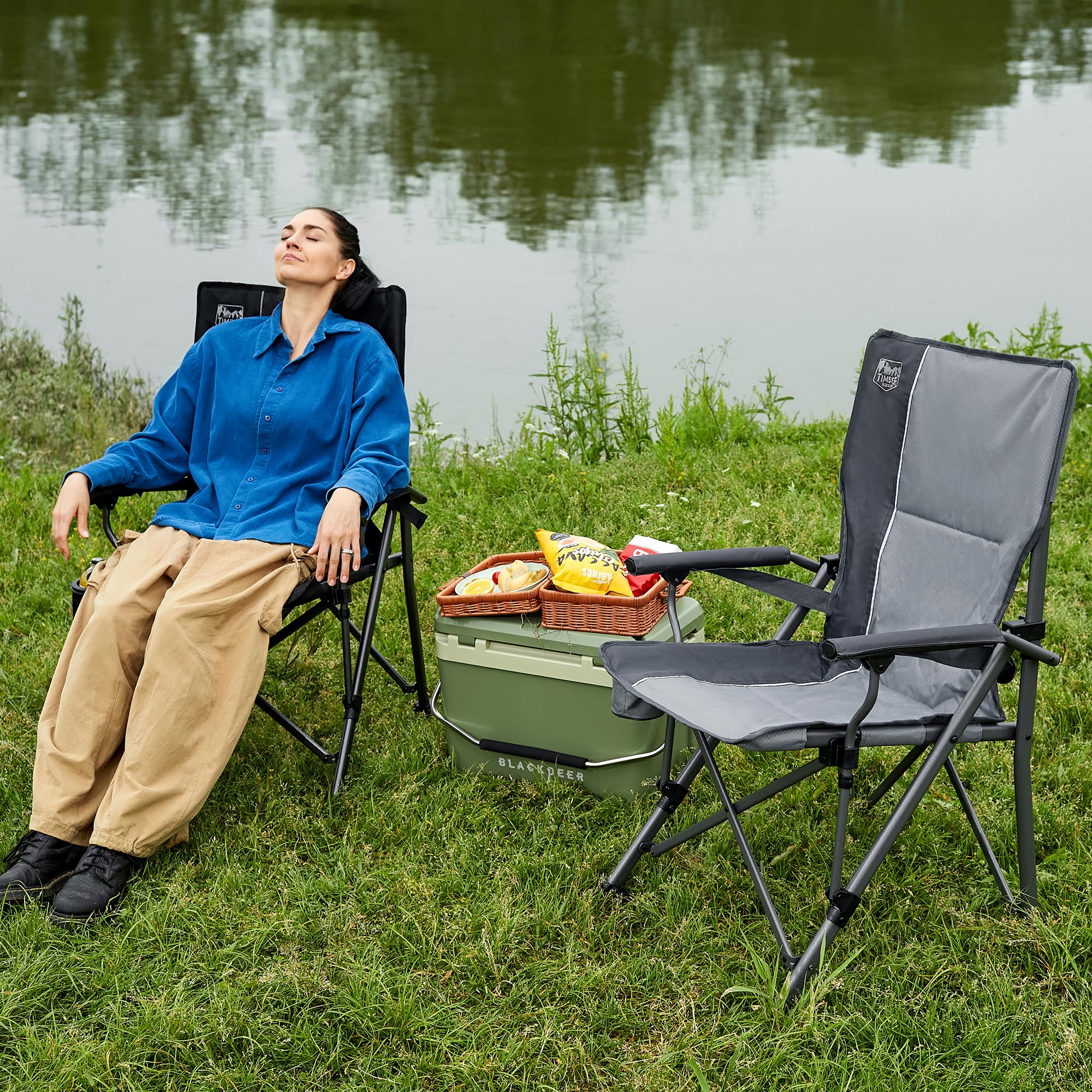 TIMBER RIDGE Sedia da Campeggio Pieghevole per Adulti 150kg con Supporto Lombare Regolabile Sedia Pieghevole da Esterno con Braccioli Rigidi Portatile per Festival Giardino Pesca Picnic