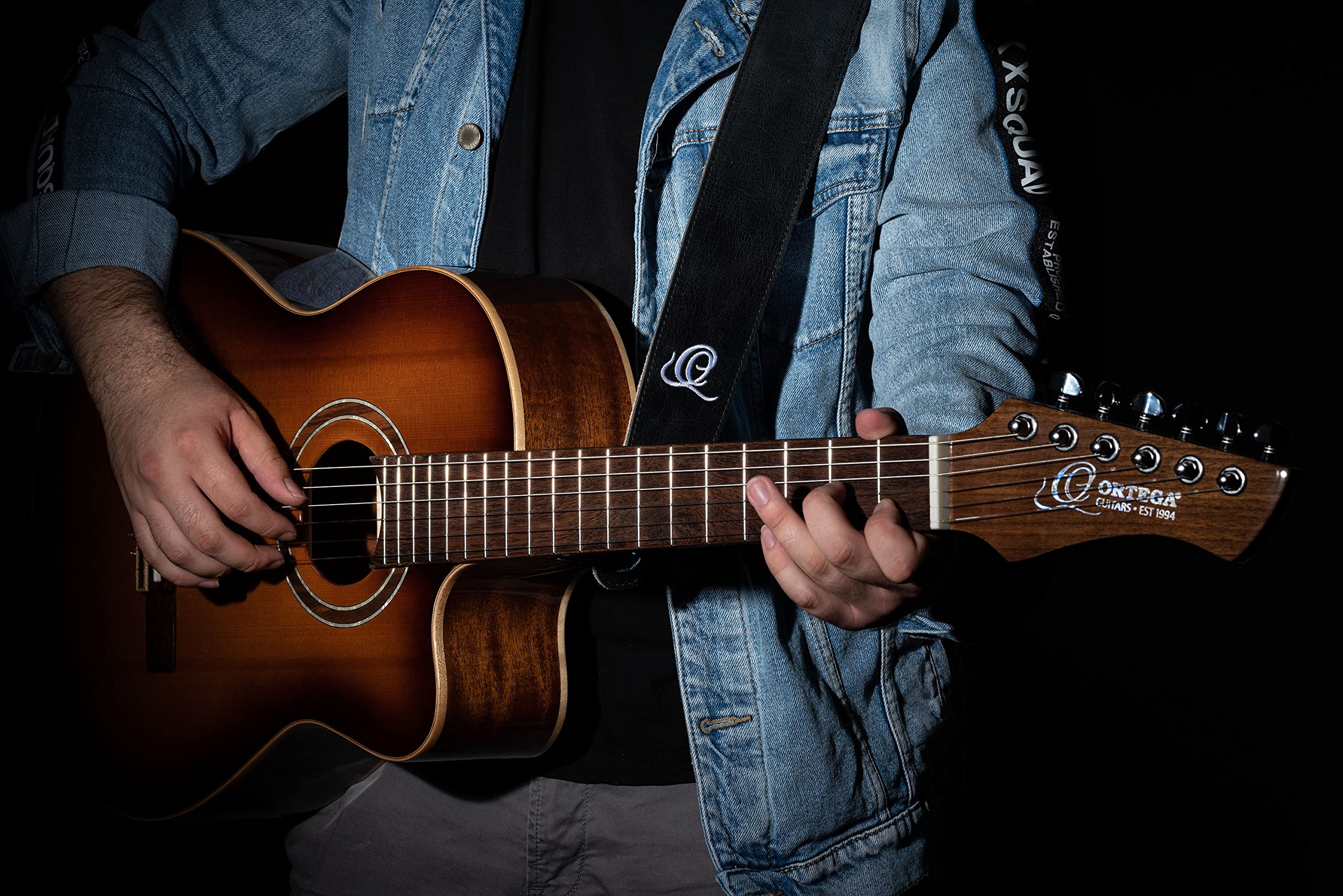 Ortega Guitars Gitarrengurt Länge Verstellbar - Akustik Gitarre / Bass, E-Gitarre, E-Bass - Suede Series - Wildleder, Ash (OSSU-10)