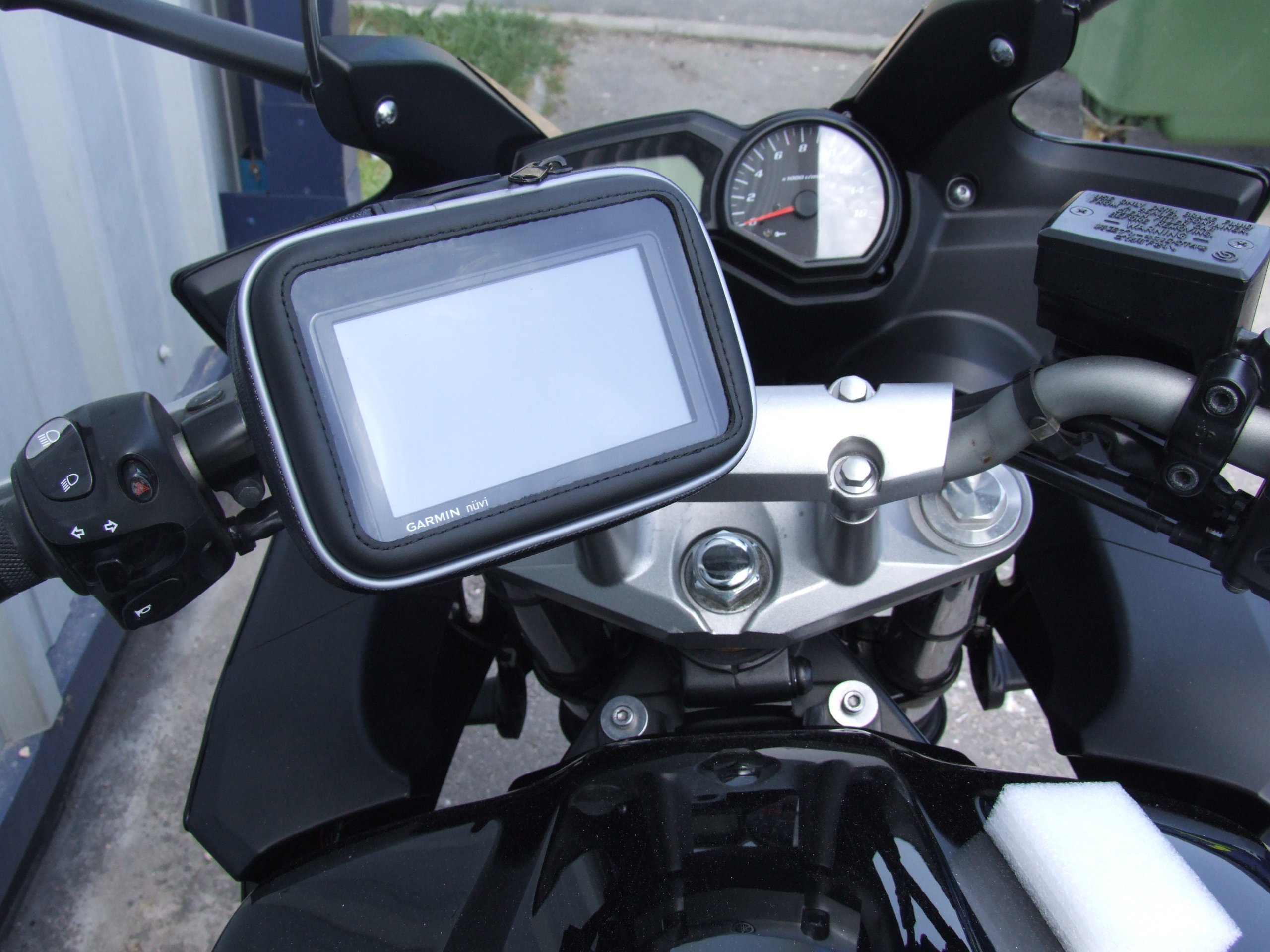 Navitech Durable & Robust Cycle / Bike / Bicycle / Motorbike Waterproof Holder Mount And Case Compatible With The Smartphones & GPS Including: THL V9, ZOHO B79, ZOPO ZP100, ZOPO ZP200, HDC A9100 S2, Hero H5300 3G, Star X15i 3G, Star X18i 3G