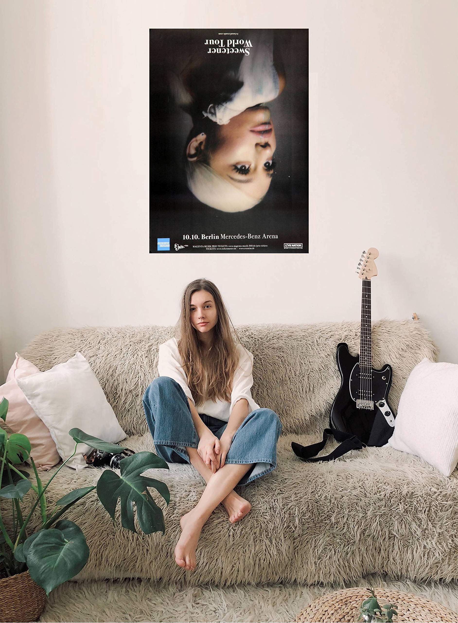 Ariana Grande - Sweetener World, Berlin 2019 » Konzertplakat/Premium Poster | Live Konzert Veranstaltung | DIN A1 «