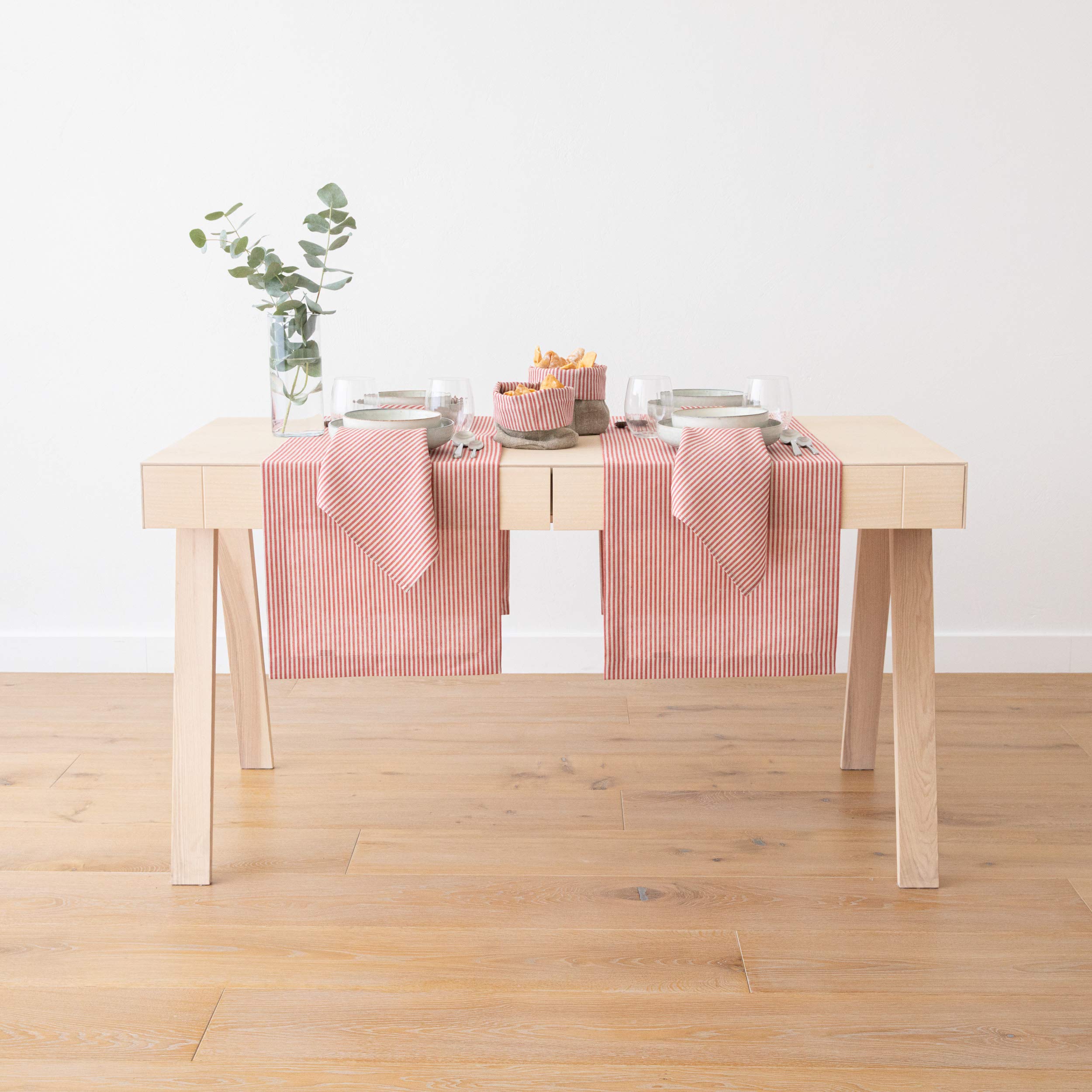 LinenMe Set 4 Stoffservietten Leinen Jazz - Leinenservietten 53% Leinen 47% Baumwolle - Servietten Stoff - ROT GESTREIFT - 51x51 cm