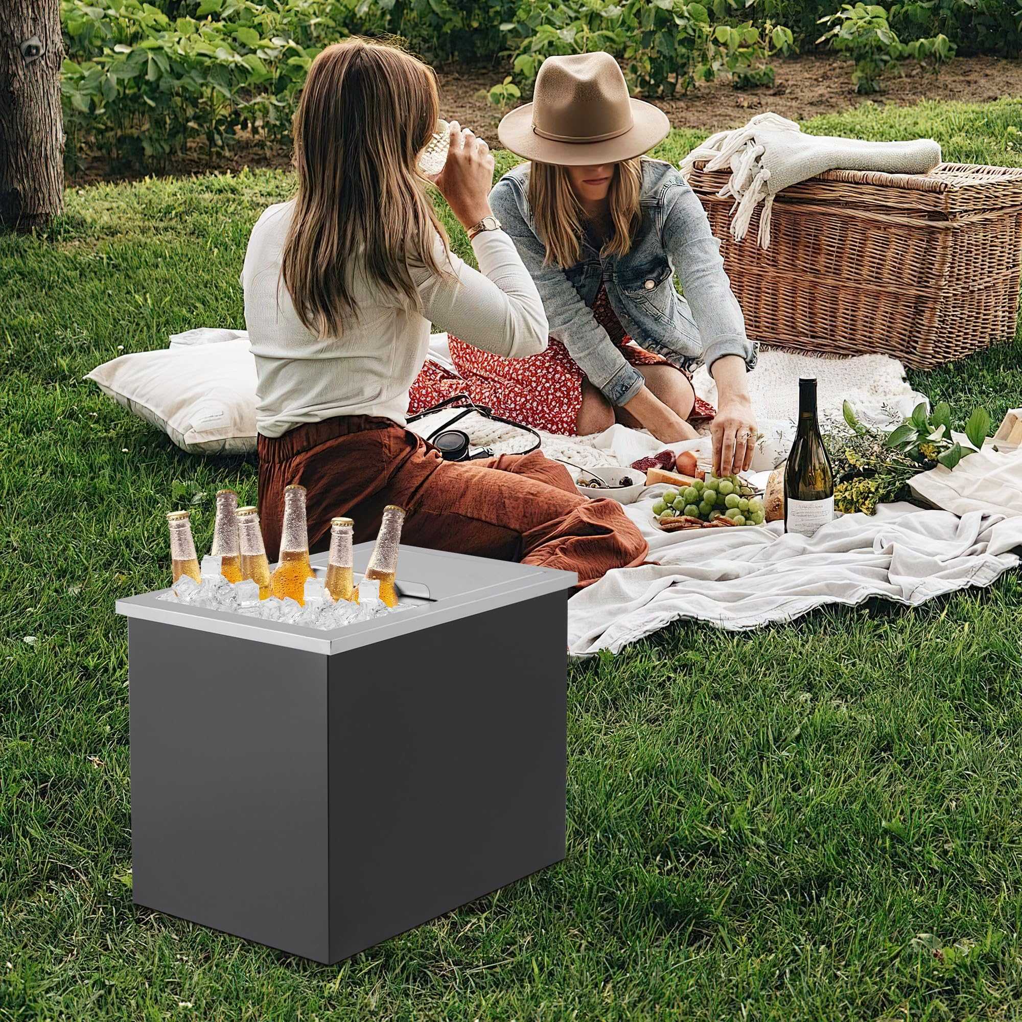 GarveeTech Großer Edelstahl-Eisbehälter für Outdoor Küche – Isolierte Drop-In Kühlbox mit Schiebeabdeckung & Ablauf, für BBQ, Bar & Garten – 27×18×21 Zoll, Schwarz/Silber, Schiebedeckel