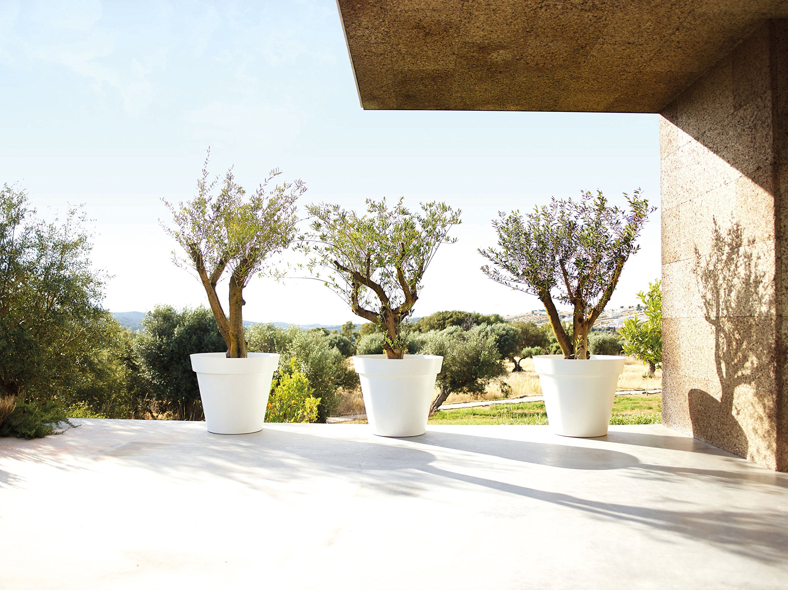 Le pot Artevasi Capri 50 cm Taupe, alliant style classique et fonctionnalité.