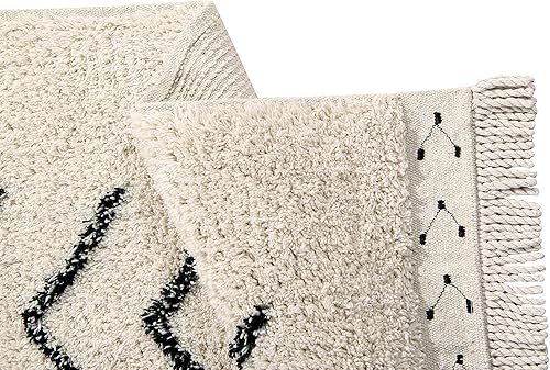 Miniatura 5 de Lorena Canals -Alfombra lavable para habitación infantil BEREBER RHOMBS en color NaturalNegro. Hecho a mano en forma rectangular con algodón natural