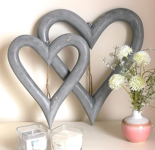 Retreat Set of 2 Large Rustic Grey Wooden Hanging Hearts #14SS35