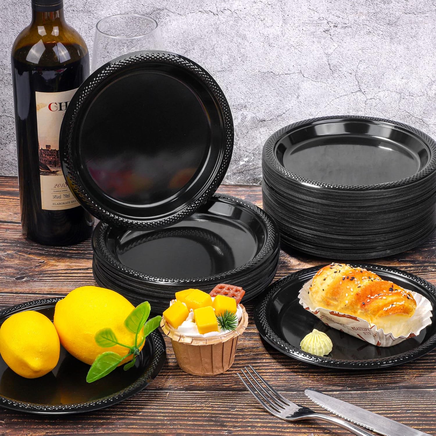 300 Pack Black Disposable Plastic Plates with Sticker 7 Inch Heavy Duty Round Plates Food Grade Solid Color Dinner Party Plate for Party Supplies, Dinner, Picnic