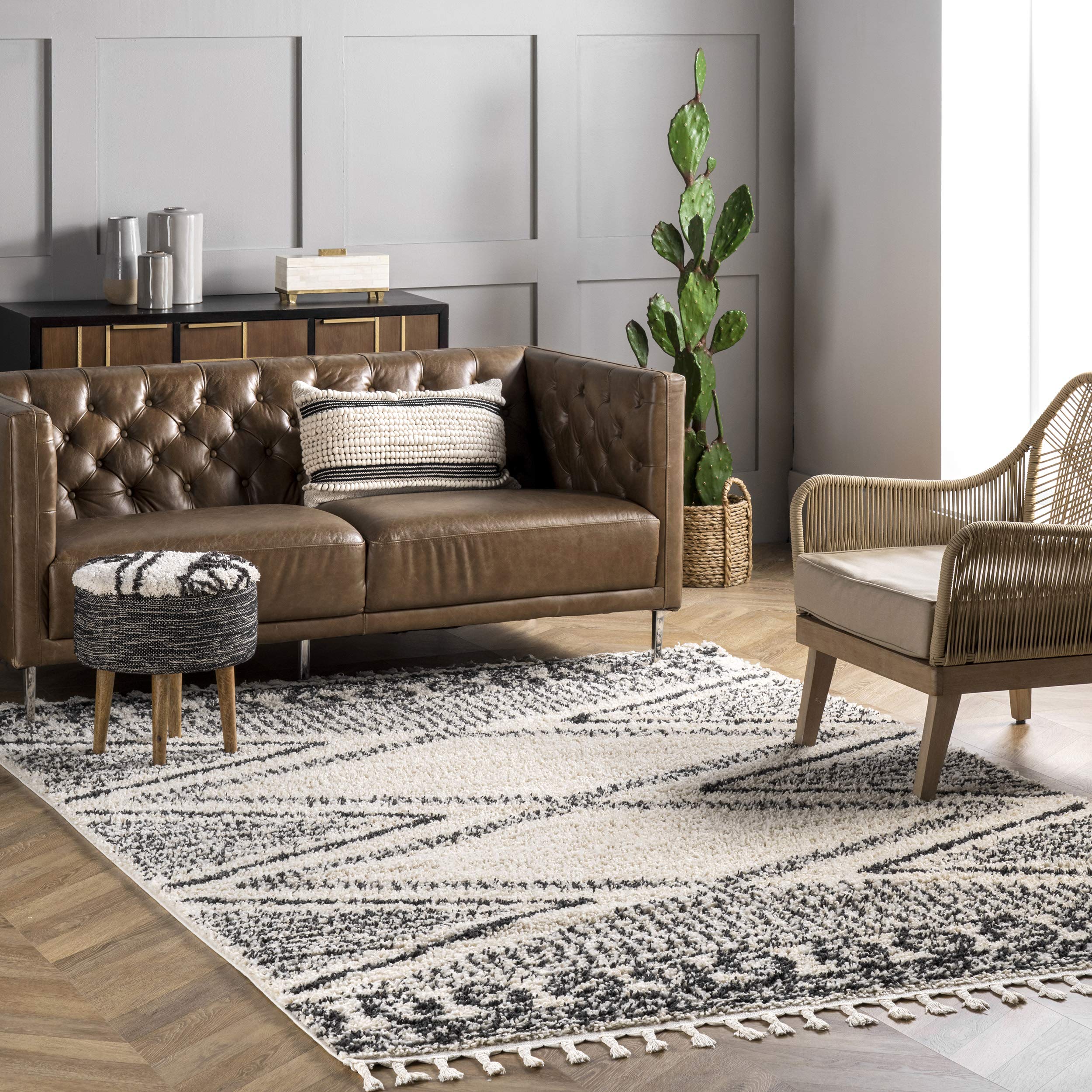 nuLOOM Cassia Moroccan Diamond Shaggy Tassel Area Rug, 7x9, Offwhite 6