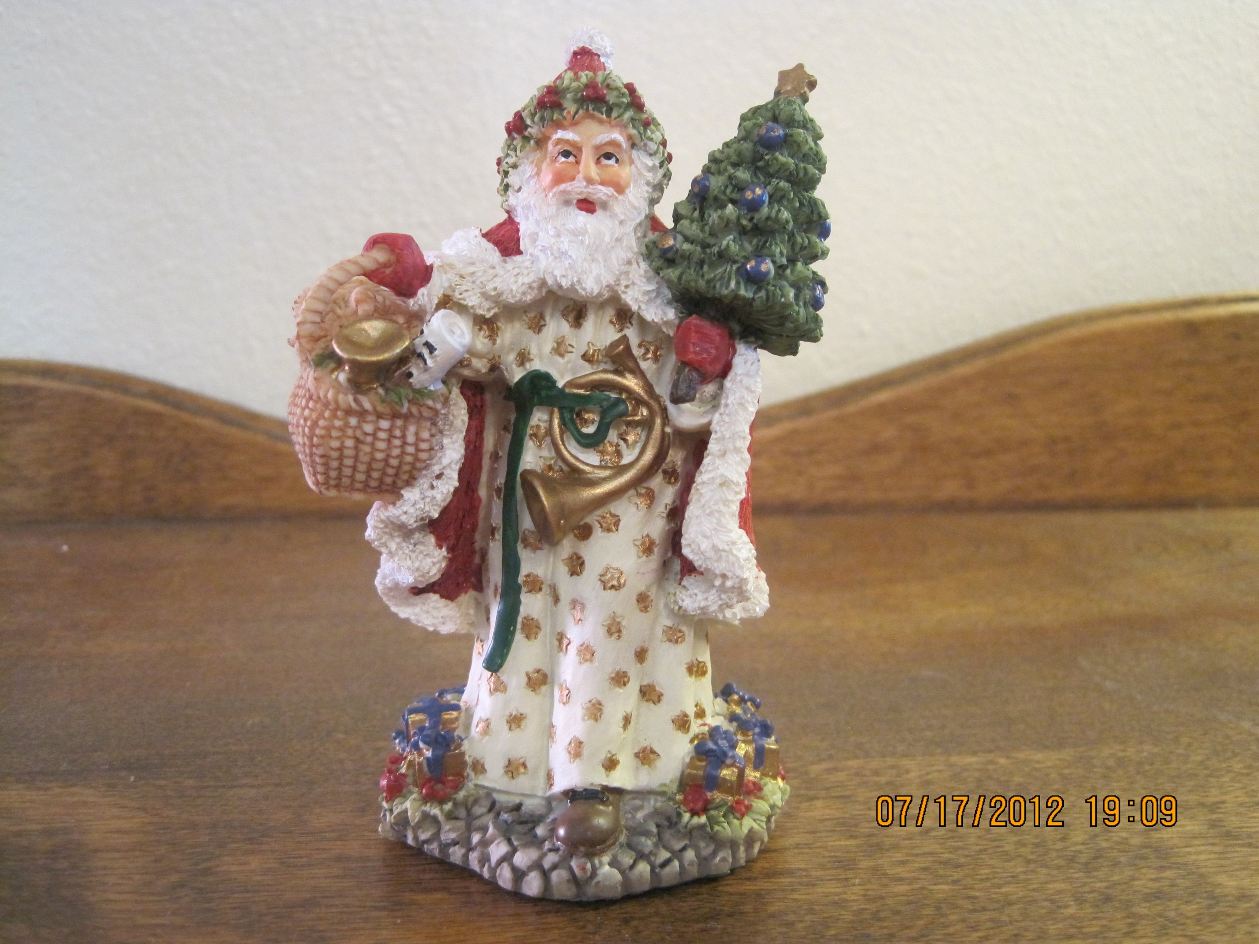 The International Santa Claus Collection Welsh Father Christmas