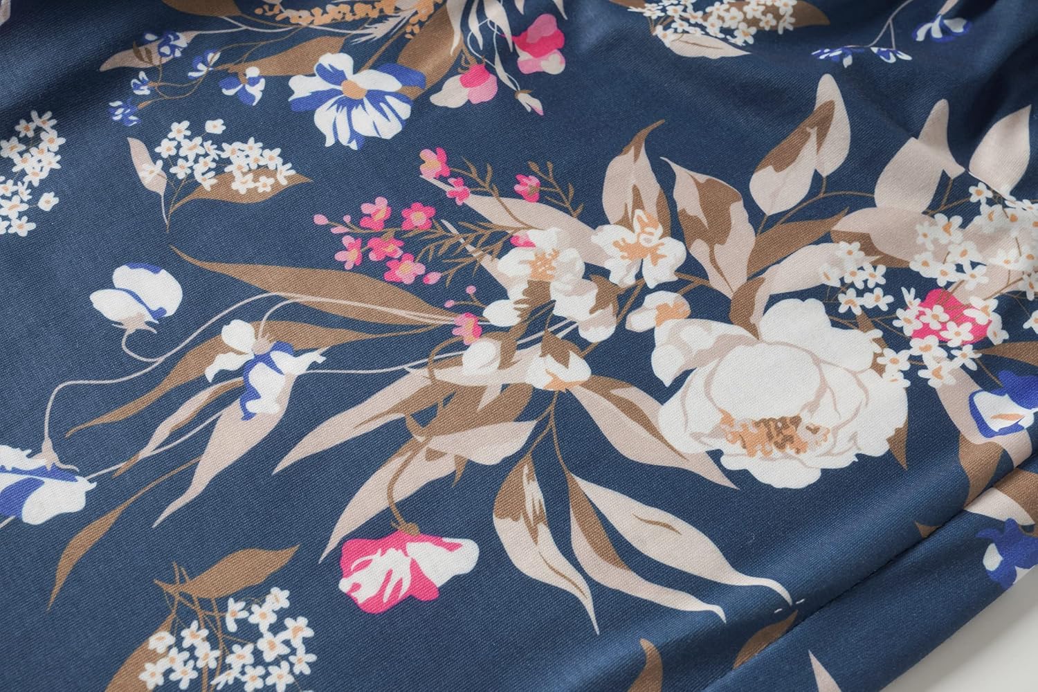 Vozanet Women's Pajamas Set Soft V Neck Sleepwear Top and Capri Pj Lounge Sets Cartoon Heart Shape Cat Nighty Plus Size - Image 6