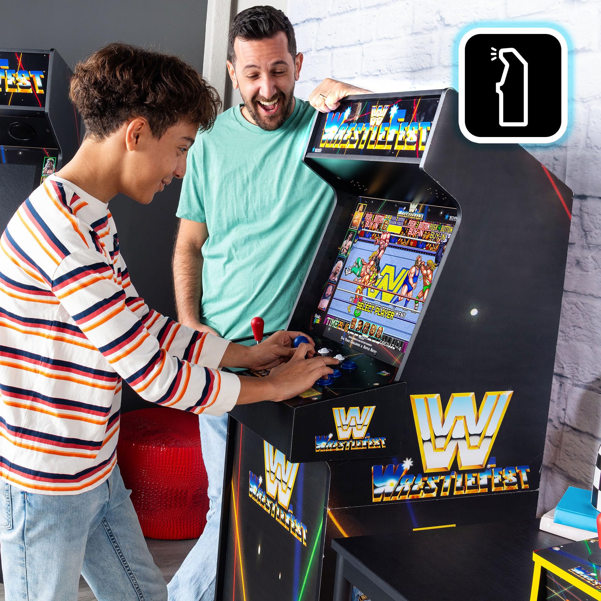 Arcade Classics Maszyna do gier WWE Ultra Series z ekranem ciekłokrystalicznym 17 cali i 5 grami - klasyczna konsola do szafek wewnętrznych do gier domowych i piwnic