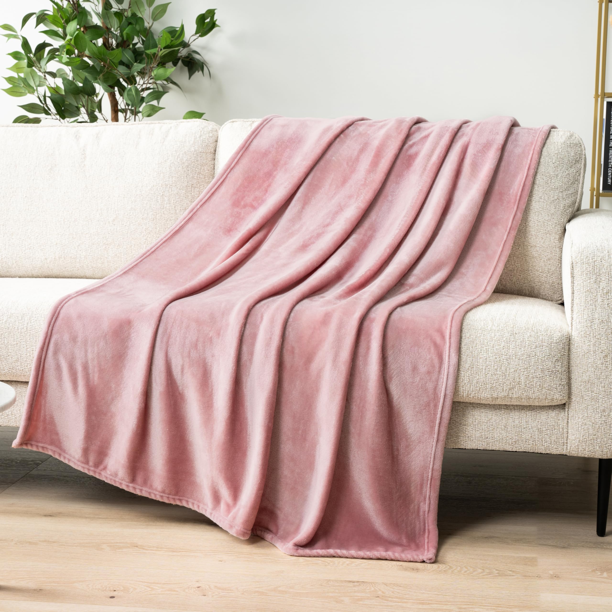 PAVILIA Blush Pink Fleece Throw Blanket for Couch Twin Size, Pink Super Soft Fuzzy Flannel Throw for Sofa, Luxury Plush Microfiber Blanket Twin Bed,