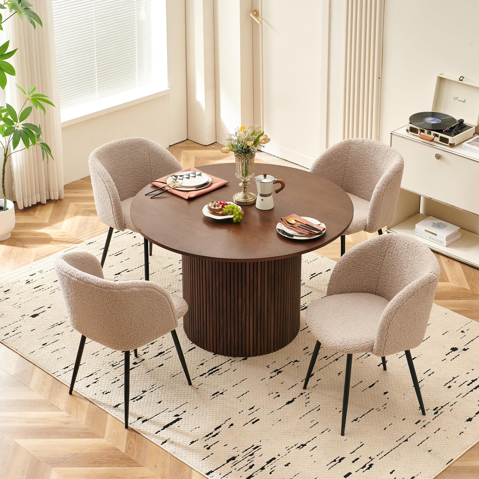 NORDICANA Esszimmerstühle 4er Set, Teddy Sessel, Schminktisch Stuhl, Küchenstühle, Wohnzimmerstuhl, Schwarze Metallbeine, Kunstpelz, Braun, für Wohnzimmer, Esstisch, Schminktisch