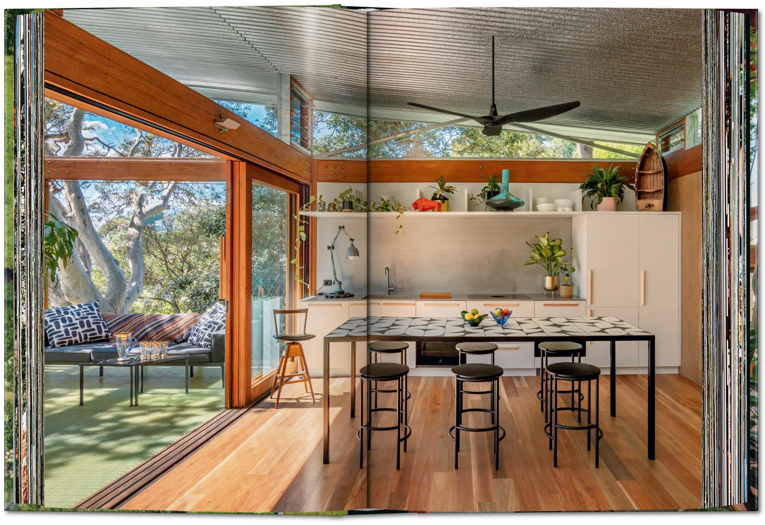 Homes for Our Time. Sustainable Living