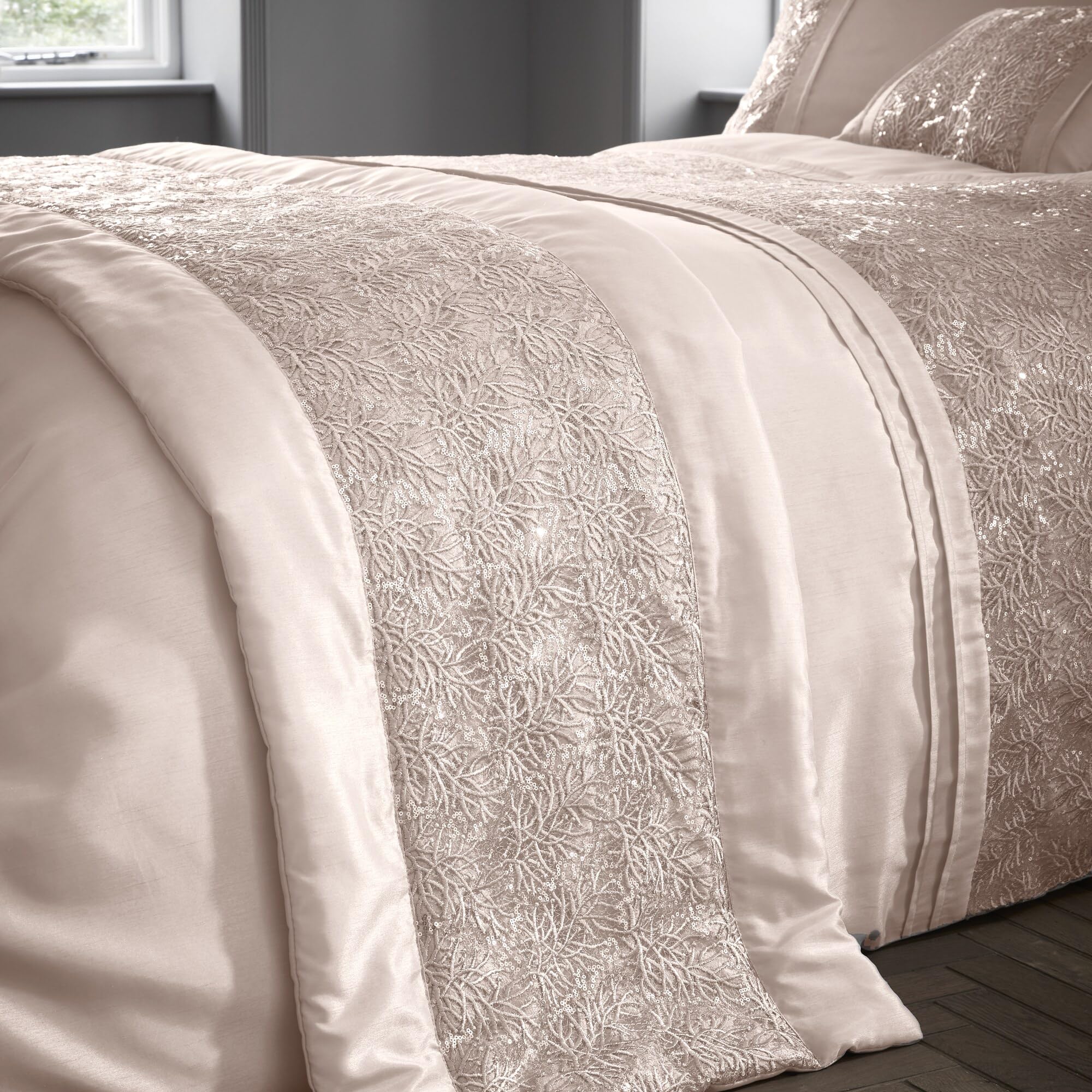 Portfolio Home Rouen Embellished Sequins Blush Pink Rectangular 50 x 220cm Quilted Bed Runner Bedding Decor