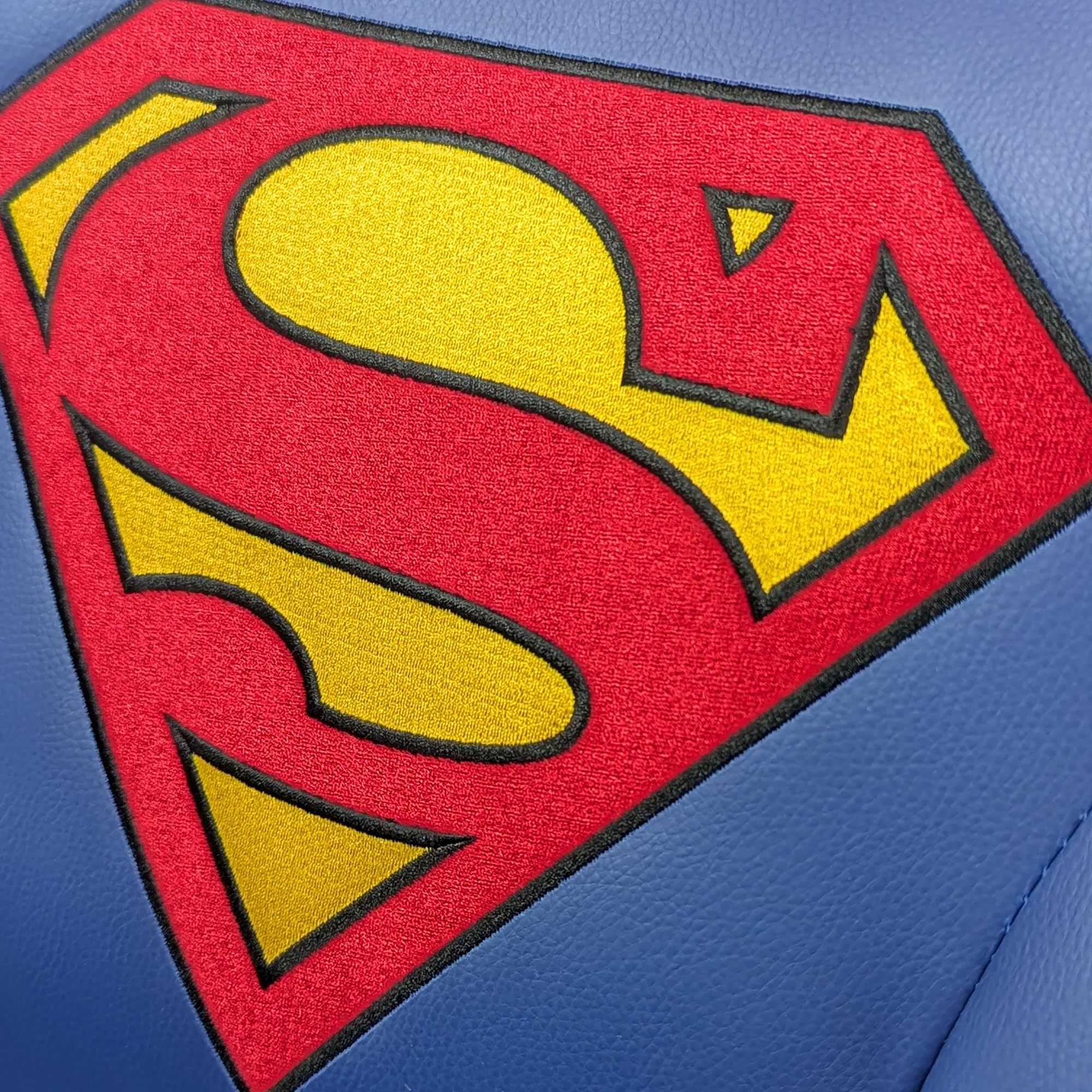 SUBSONIC - Sedia da gaming, sedia da ufficio Superman, sedia da gaming per bambini, comoda seduta a dondolo, poggiatesta e braccioli integrati, schienale ergonomico, altezza regolabile - Blu e rosso