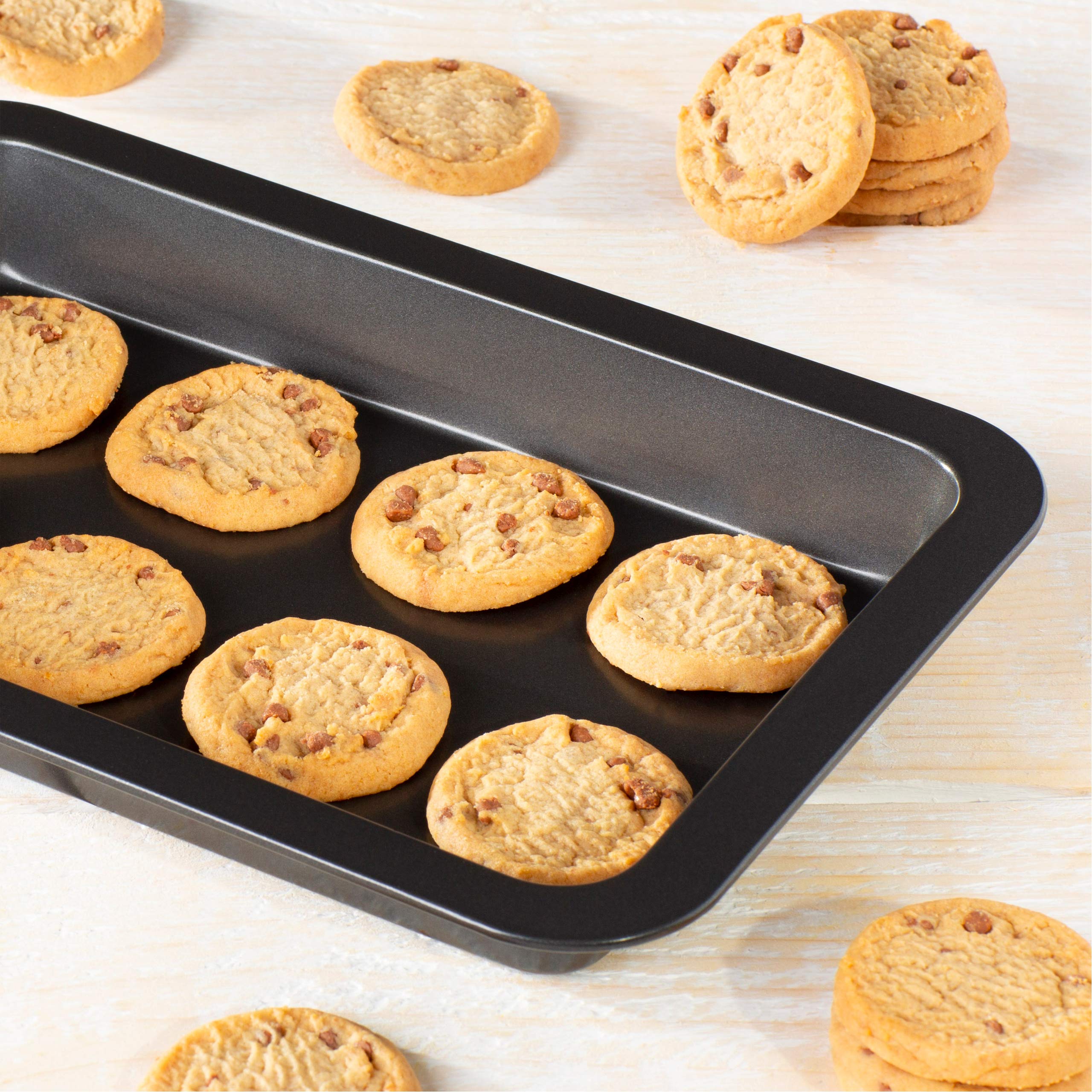 Prochef Medium Non-Stick Carbon Steel Biscuit Oven Tray for Biscuits Cookies, Flapjacks & Baked Cakes - 32.3cm x 21.7cm x 3.4cm - Black - Image 2