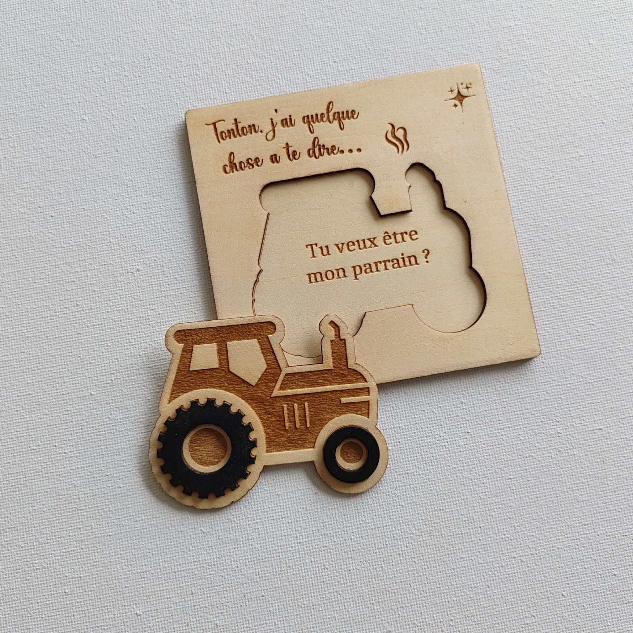 Générique Coffret pour Tonton Demande Marraine ou Parrain Personnalisé en Bois – Carte Surprise Baptême Forme Tracteur - Annonce bébé Parrain et Marraine Originale - Carte en Bois Annonce bébé