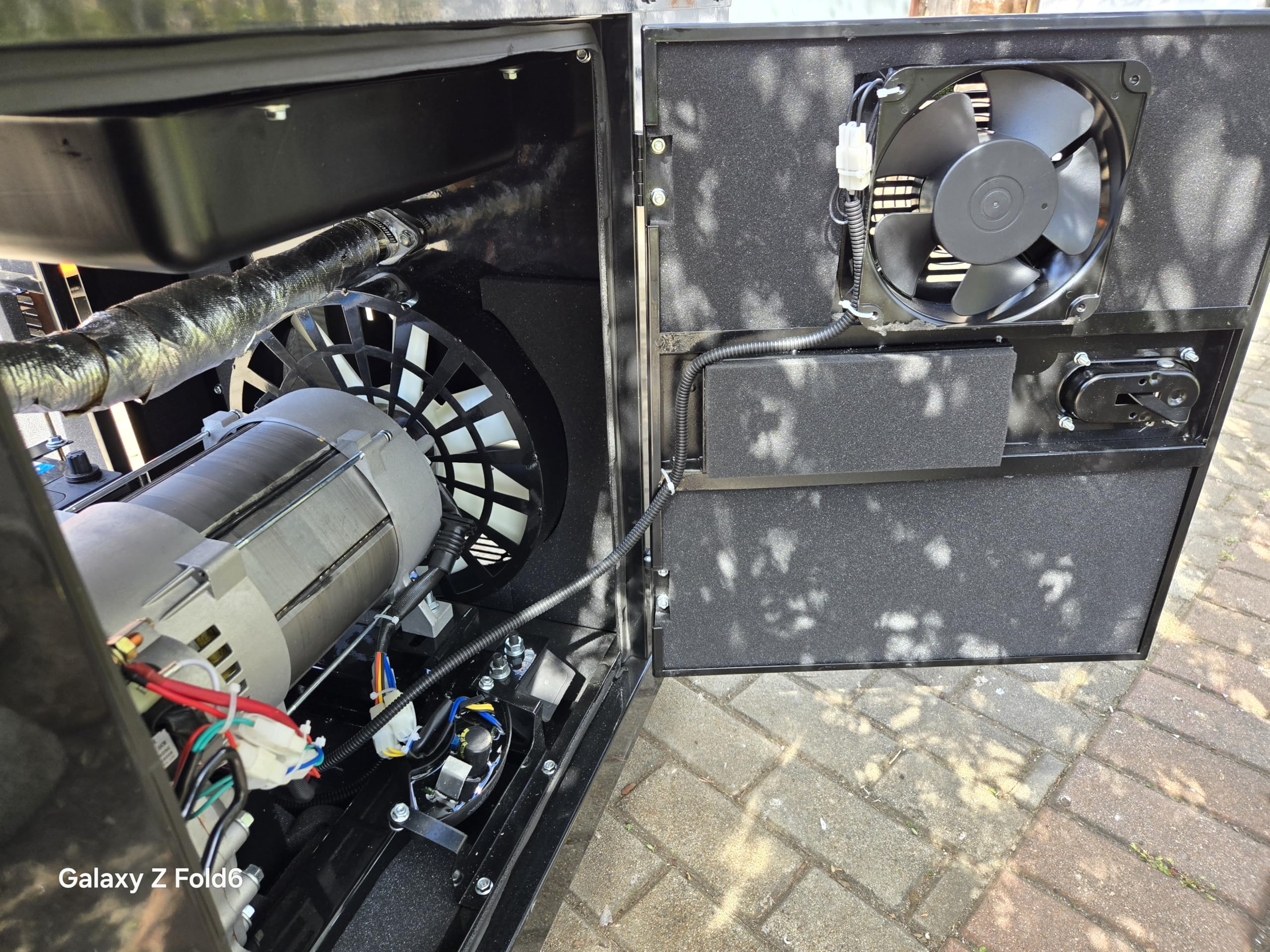 Grupo electrógeno móvil con AVR diesel 11 kVA Dual Power 230 V/400V | WITKOWSKI Generador arranque eléctrico, bujías incandescentes, mando a distancia y preparación ATS KDE10000DP