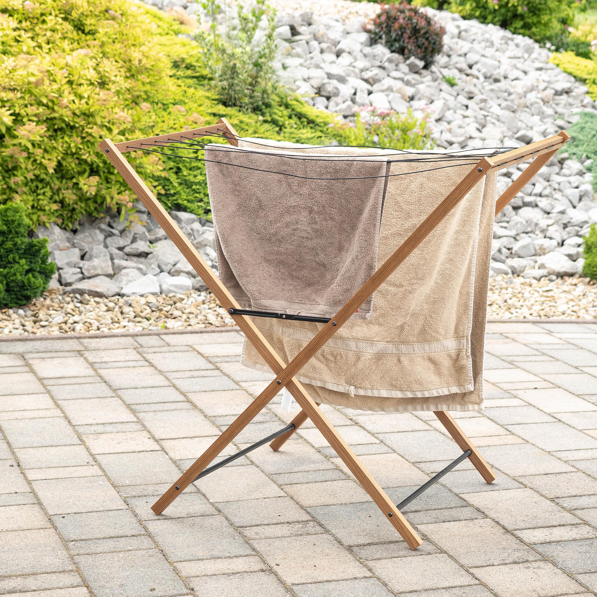 KADAX Wäscheständer aus Holz, 7m² Trockenfläche, 96 x 89 cm, Stabiler Standtrockner zum platzsparenden Trocknen von Kleidung, Handtüchern & Bettwäsche, klappbarer Wäschetrockner