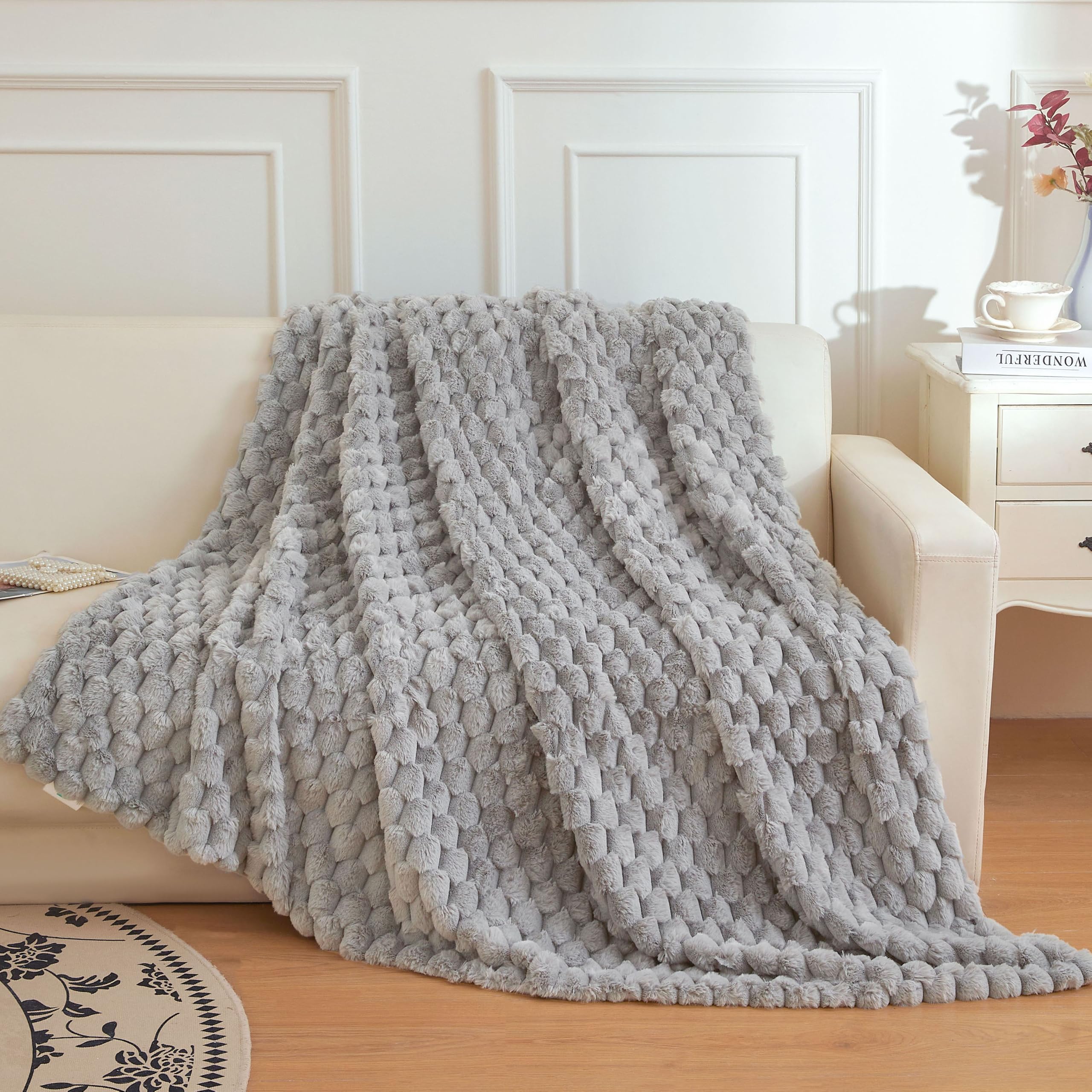 XeGe 3D Bubble Fluffy Faux Rabbit Fur Throw Blanket 130x150cm, Light Grey