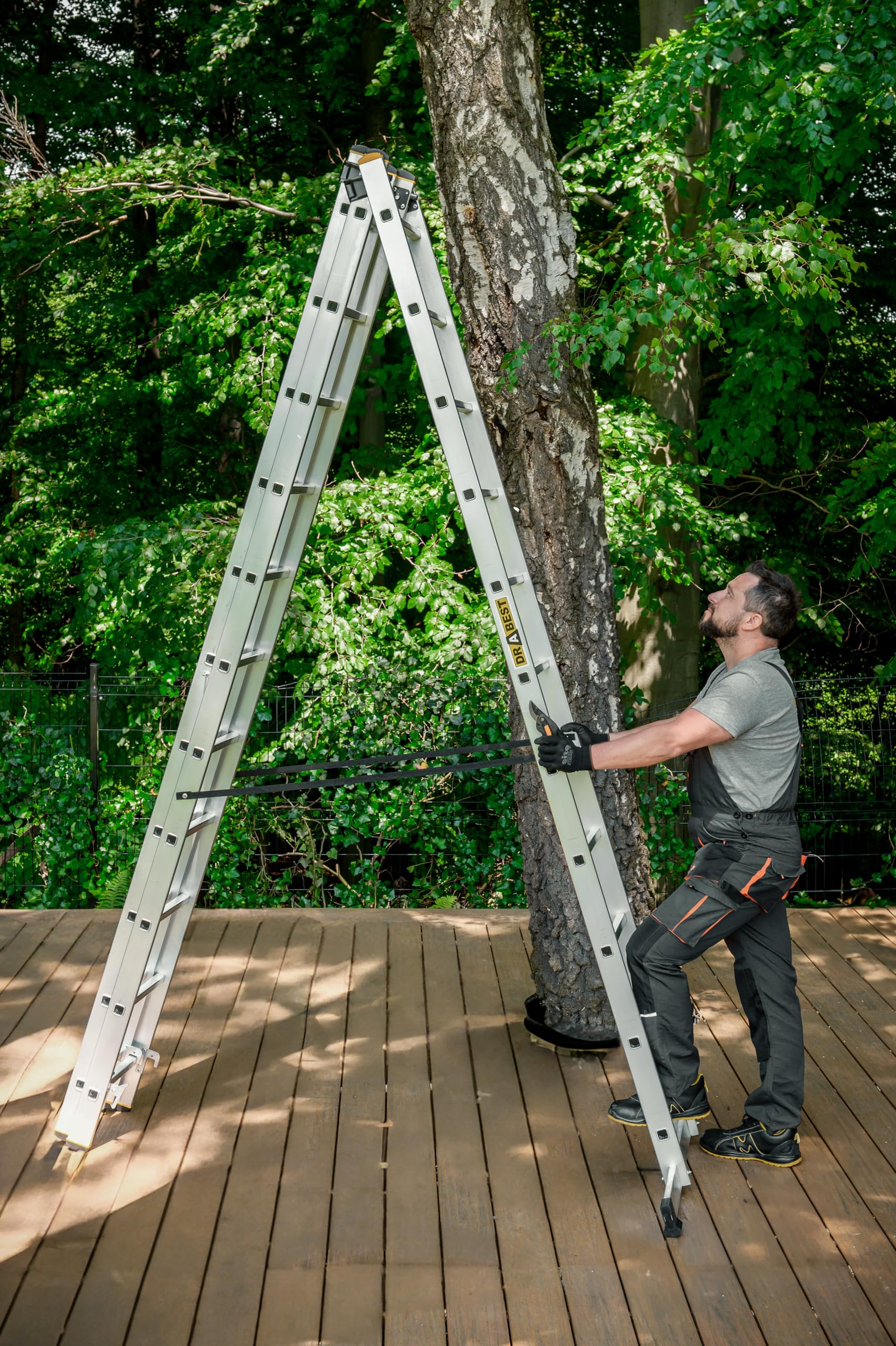 DRABEST Leiter PRO Serie Aluleiter 3-teilig Mehrzweckleiter 3x11 Stufen bis 150 kg Arbeitshöhe 6,31 m inkl. Eimerhaken