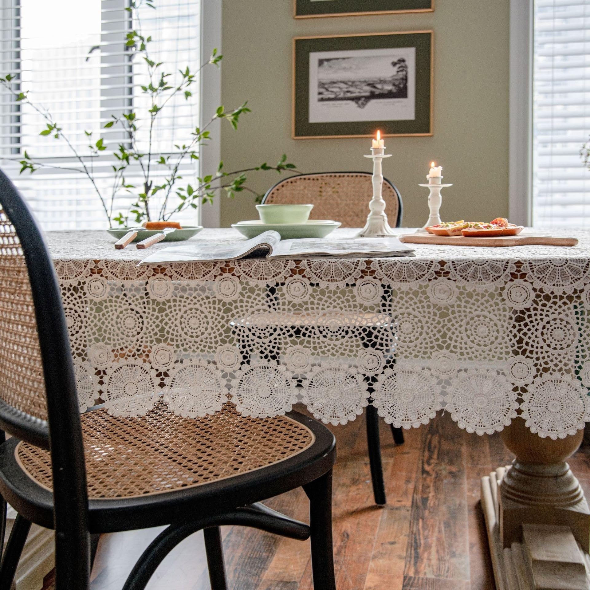 Koronkowy obrus vintage kwiatowy szydełkowany wzór romantyczny prostokątny pokrowiec shabby chic styl elegancka nakładka na specjalne okazje (130 x 130 cm)
