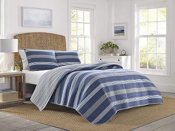 Nautica Queen Quilt Set, Reversible Bedding with Matching Shams, Stripe Room Decor, Lightweight Bed Set, College Dorm Room Essentials Saltmarsh Blue
