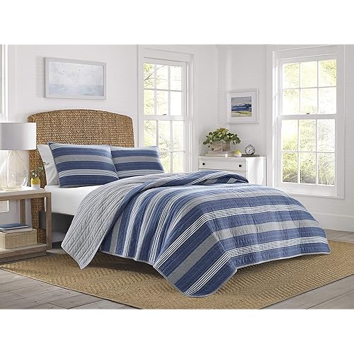 Nautica - Queen Quilt Set, Cotton Reversible Bedding with Matching Shams, Home Decor for All Seasons (Saltmarsh Blue, Queen)