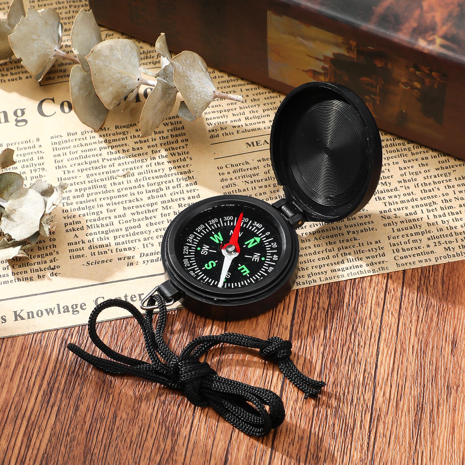 Lot de 24 boussoles de survie en vrac, mini boussole de poche avec corde de suspension pour randonnée, camping, chasse, escalade et navigation (noir)