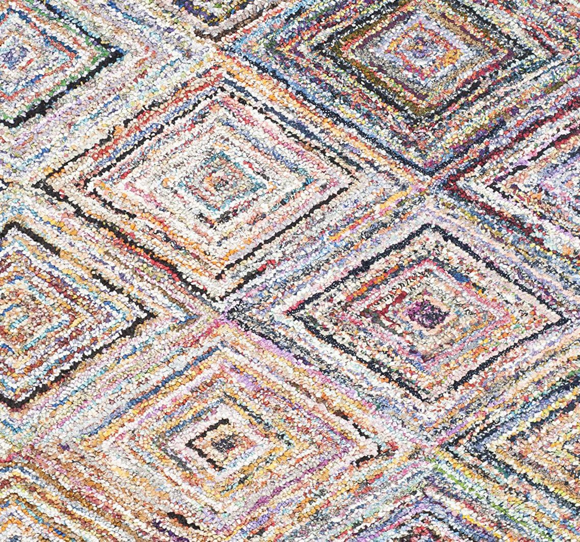 SAFAVIEH Nantucket Collection Accent Rug - 4' x 6', Multi, Handmade Boho Diamond Cotton, Ideal for High Traffic Areas in Entryway, Living Room, Bedroom (NAN314A)