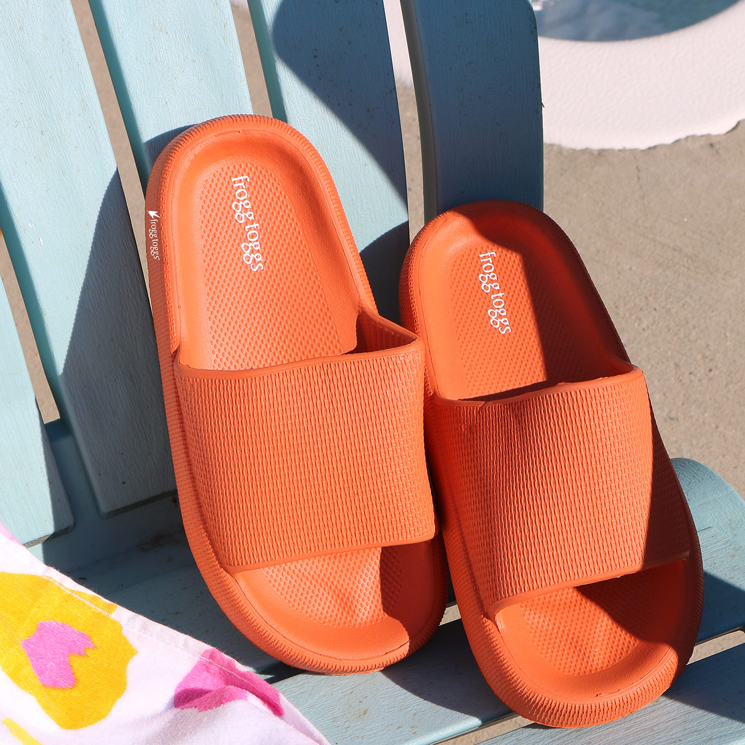FROGG TOGGS Squisheez Comfort Pool Slide, Enjoy Walking On Millions Of Tiny Air Bubbles scarpe da acqua atleticaDonna