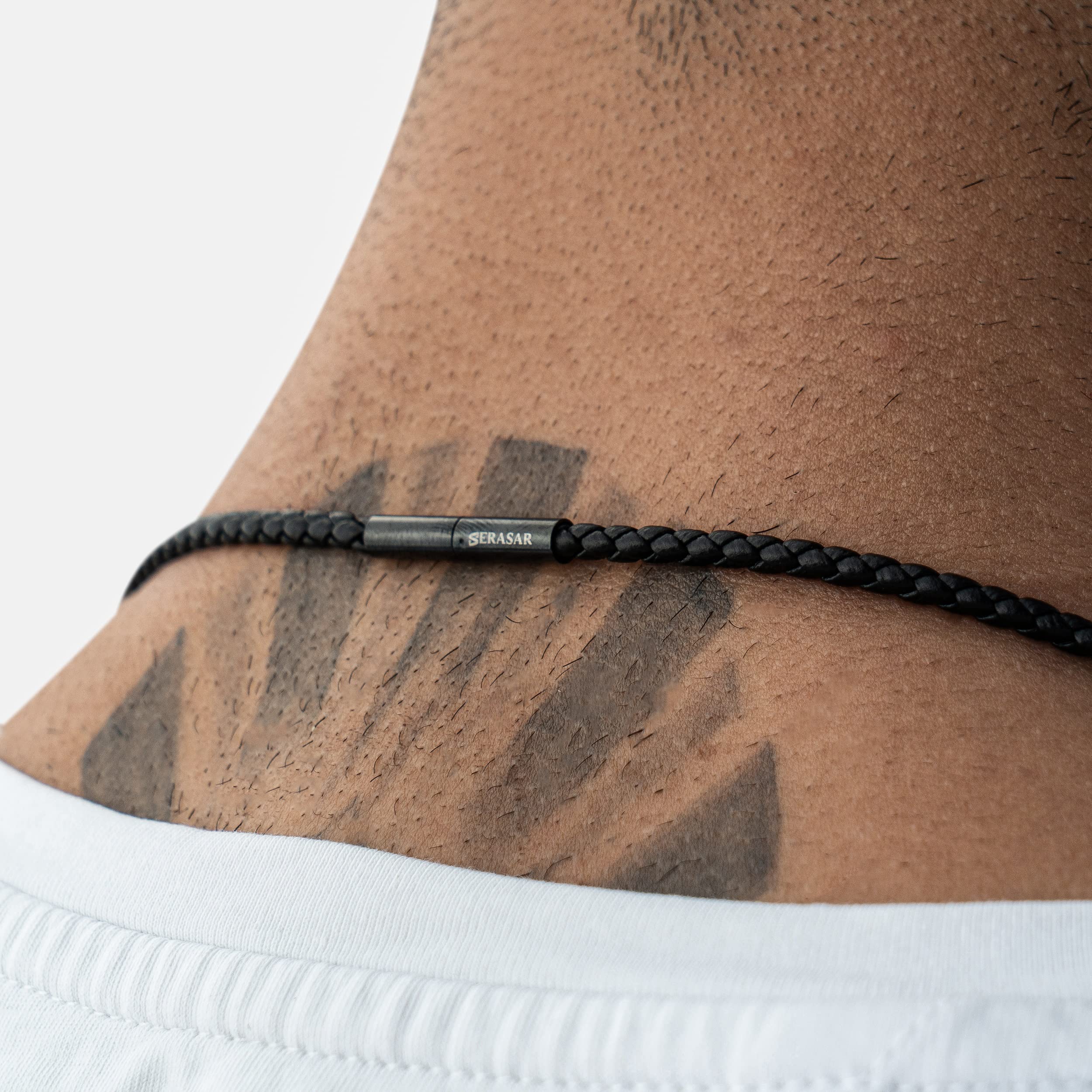 SERASAR Collana in Pelle Premium Uomo | Chiusura Magnetica in Acciaio Inox | Tre Colori | Scatola per Gioielli Inclusa