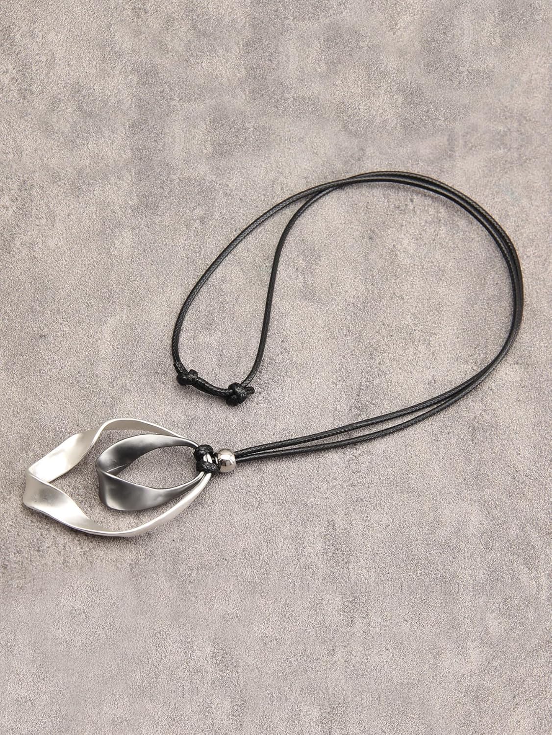 JAOYU Bohemian Necklaces for Women Leather Necklace Wood Pendant Choker Long Brown Necklace Chunky Circle Boho Hippie Jewelry