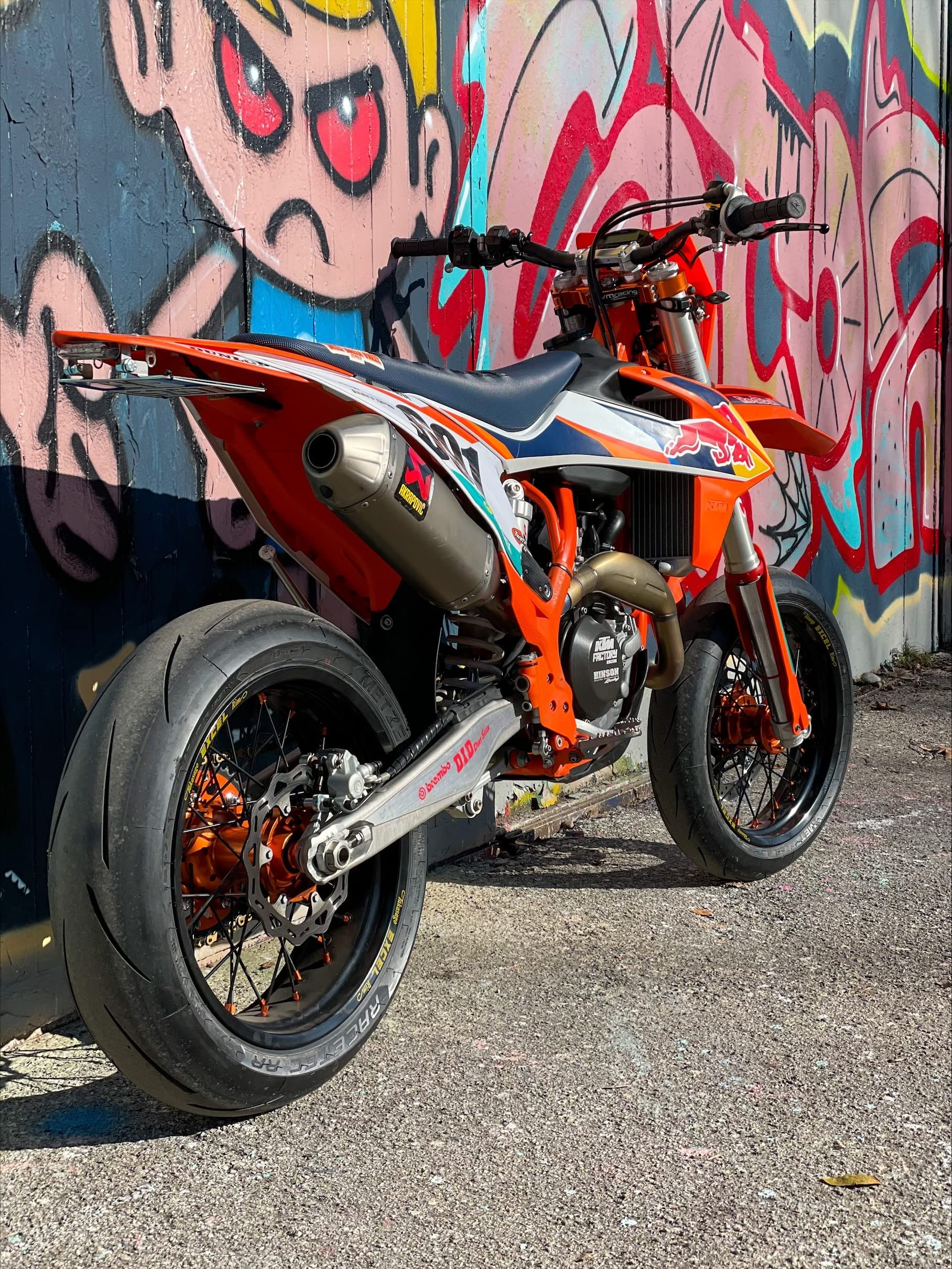 Portatarga Pieghevole Universale per Codino Stretto CC 125 300 450 Motard Enduro Moto