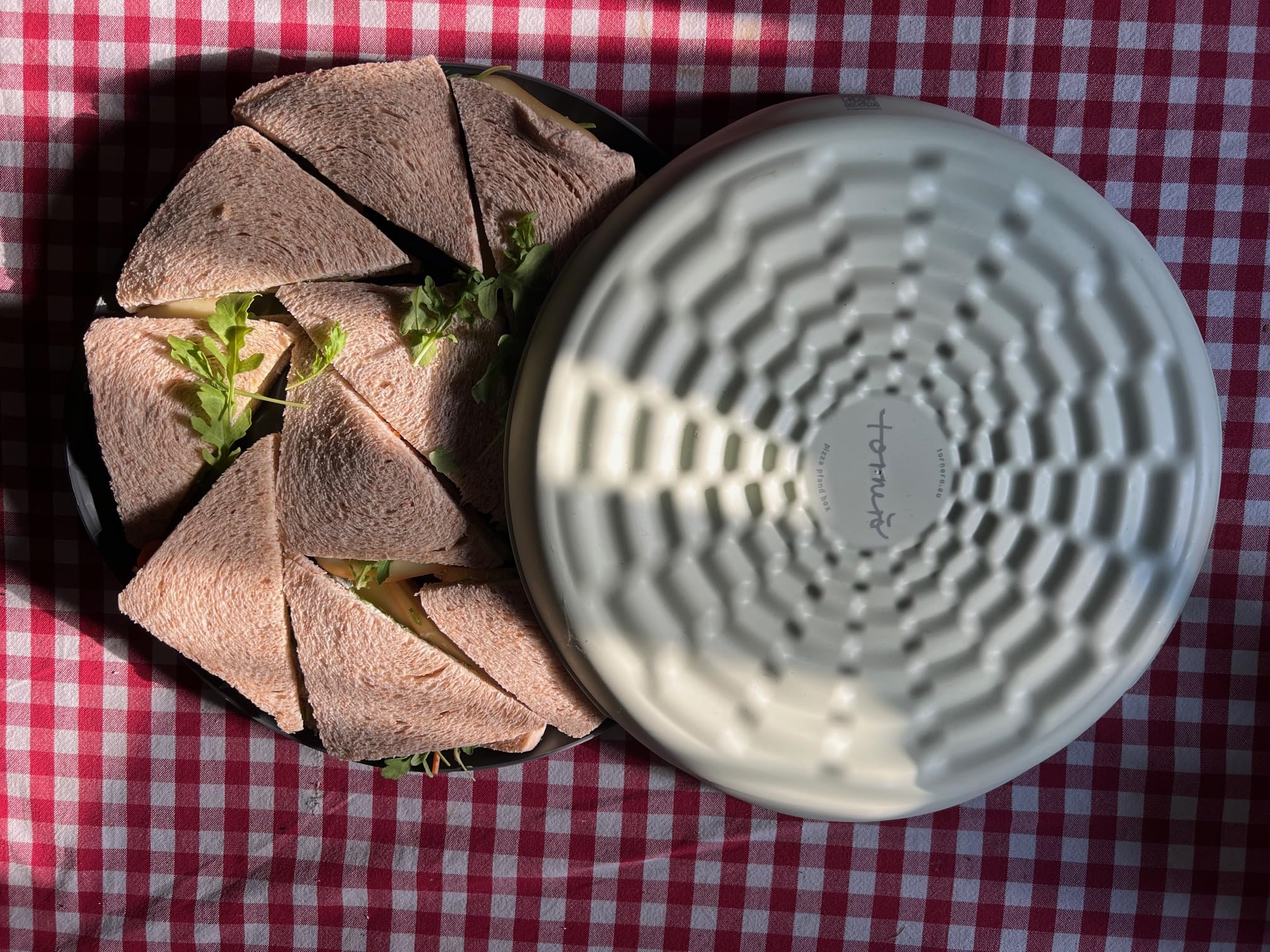 tornero - nachhaltige Pizza-Mehrwegbox 33 cm, 500x wiederverwendbar, BPA-frei & lebensmittelecht, spülmaschinenfest, ideal für Camping & Outdoor