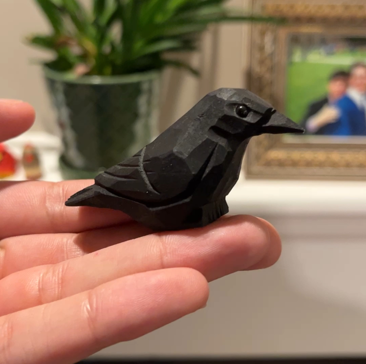 Figura de Cuervo de Madera Tallada a Mano Selsela miniatura 7