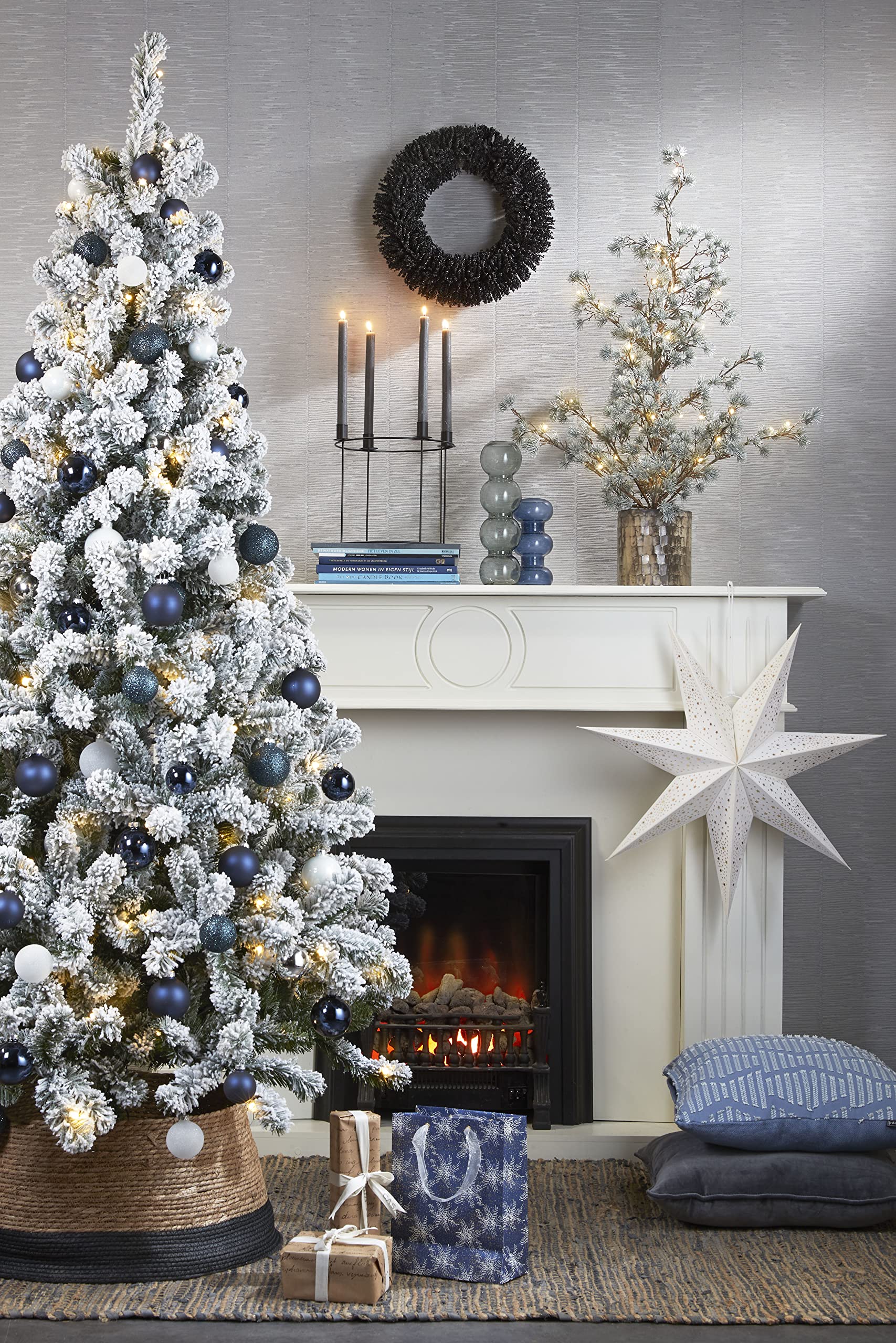 HOUSE OF SEASONS Jupe de Sapin Noël, Couvre Pied Sapin Noël, Tapis de Neige Noel, Cache Pied Sapin - H26 x Ø58 cm - Jonc de mer - Noir