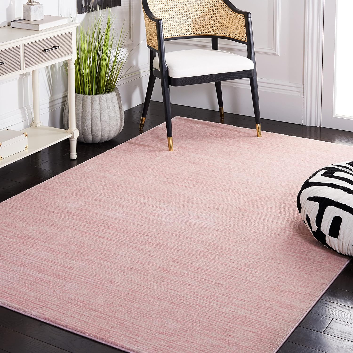 SAFAVIEH Vision Collection Area Rug - 6' x 9', Pink, Modern Ombre Tonal Chic Design, Non-Shedding & Easy Care, Ideal for High Traffic Areas in Living Room, Bedroom (VSN606U)