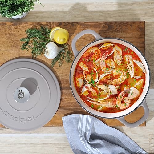 Vista 18 de Crock Pot Artisan - Horno holandés redondo de hierro fundido esmaltado de 5 cuartos de galón, color rosa rubor