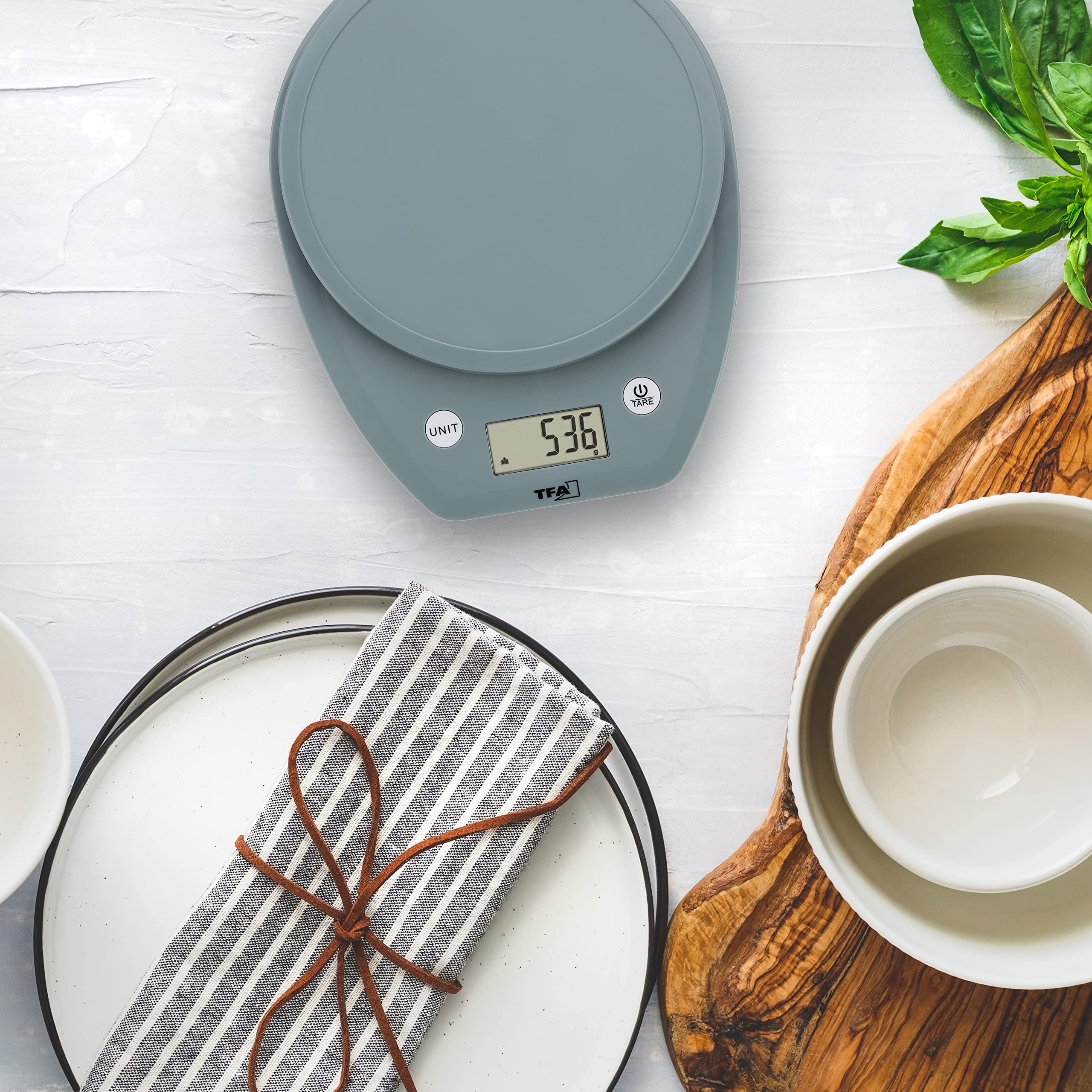 TFA Dostmann Cyfrowa waga kuchenna MOCHI, 50.2007.20, z wyświetlaczem LCD, obliczanie objętości mleka, waga do 5 kg, lekka, z gumowymi podkładkami, zielona