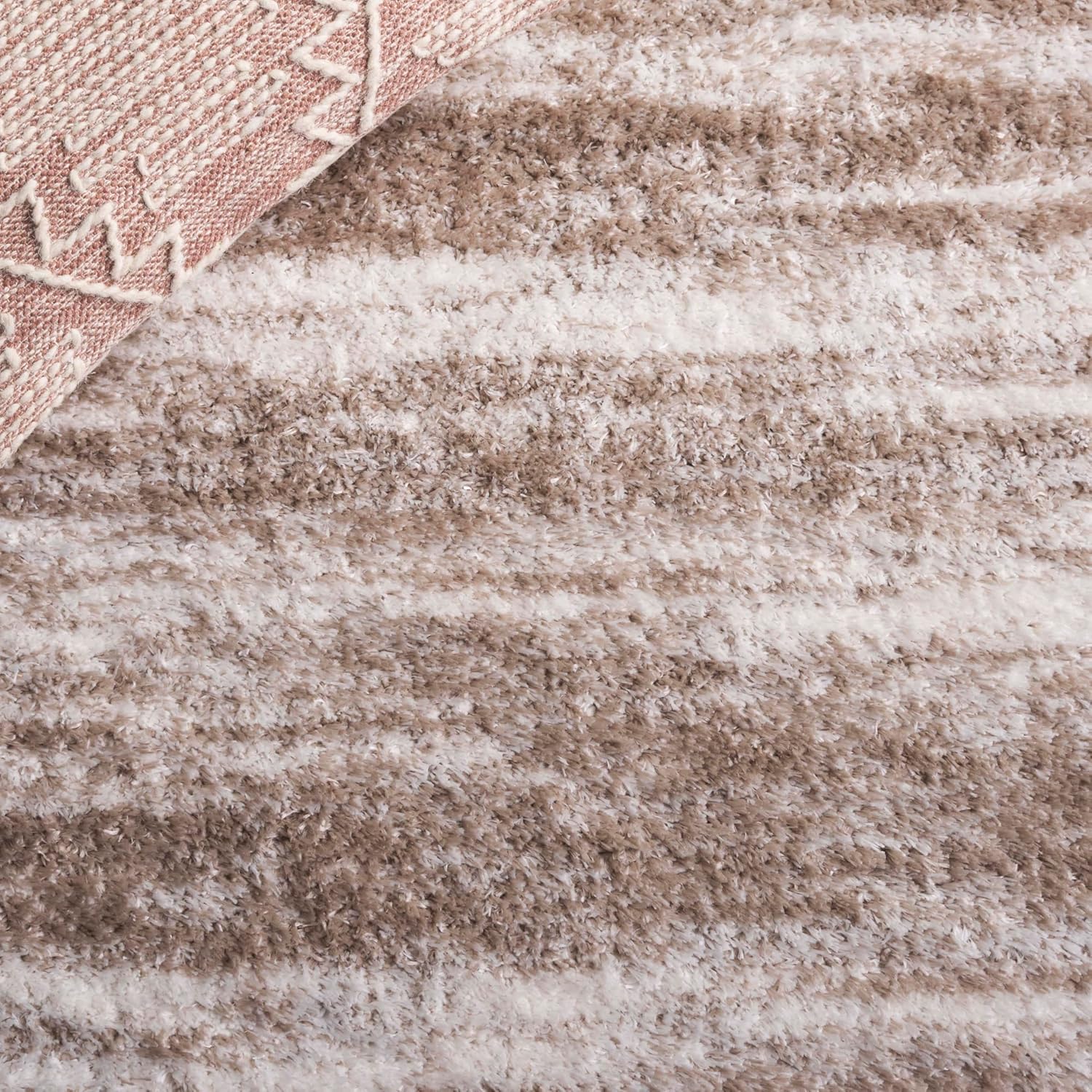 Safavieh Penelope Shag Collection Area Rug - 5'3" x 7'6", Taupe/Ivory, Geometric Design, Ideal for High Traffic Areas in Living Room, Bedroom, Dining (PNL510E)