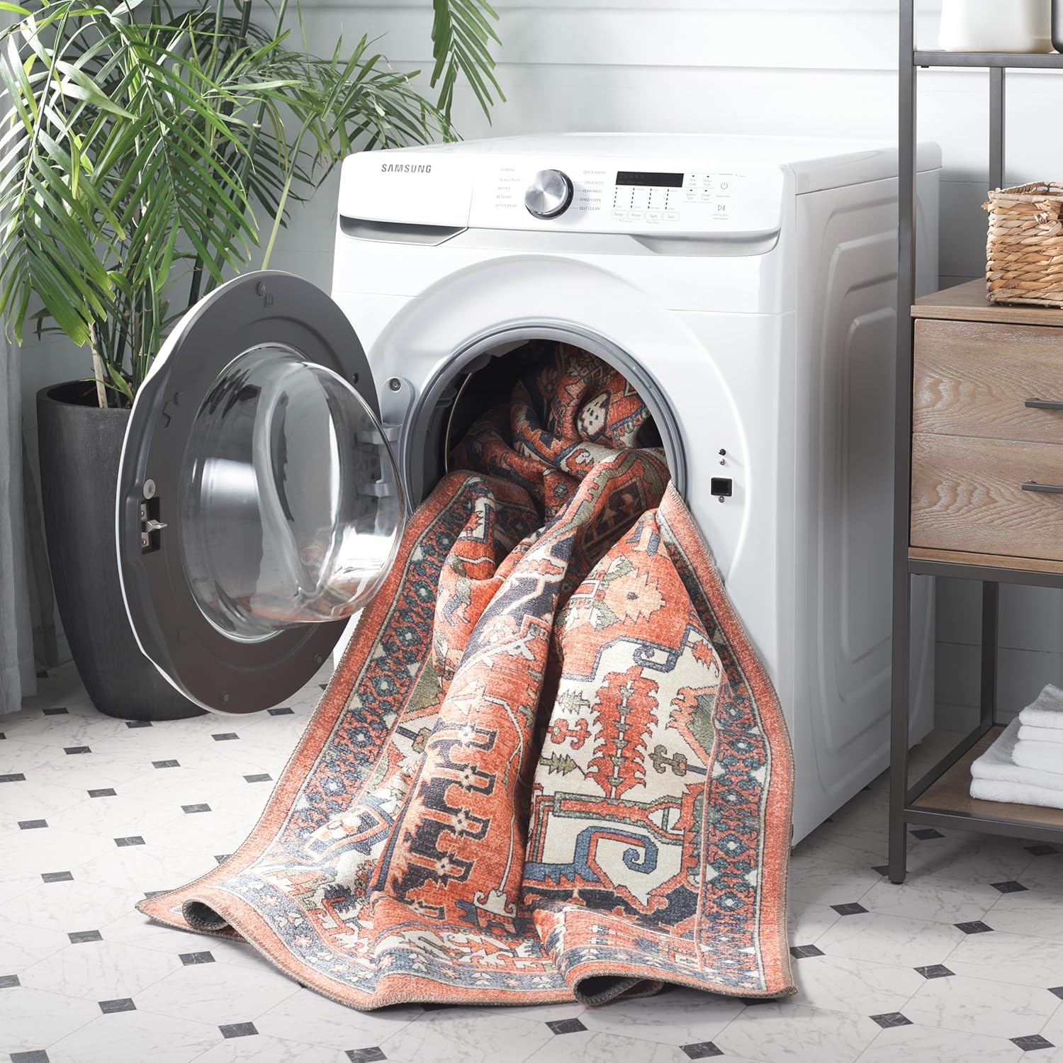 SAFAVIEH Washable Rug Serapi Collection - 6'7" Round, Rust & Navy, Slip Resistant & Easy to Clean, Ideal for Living Room, Bedroom, Dining Space (SEP812P)