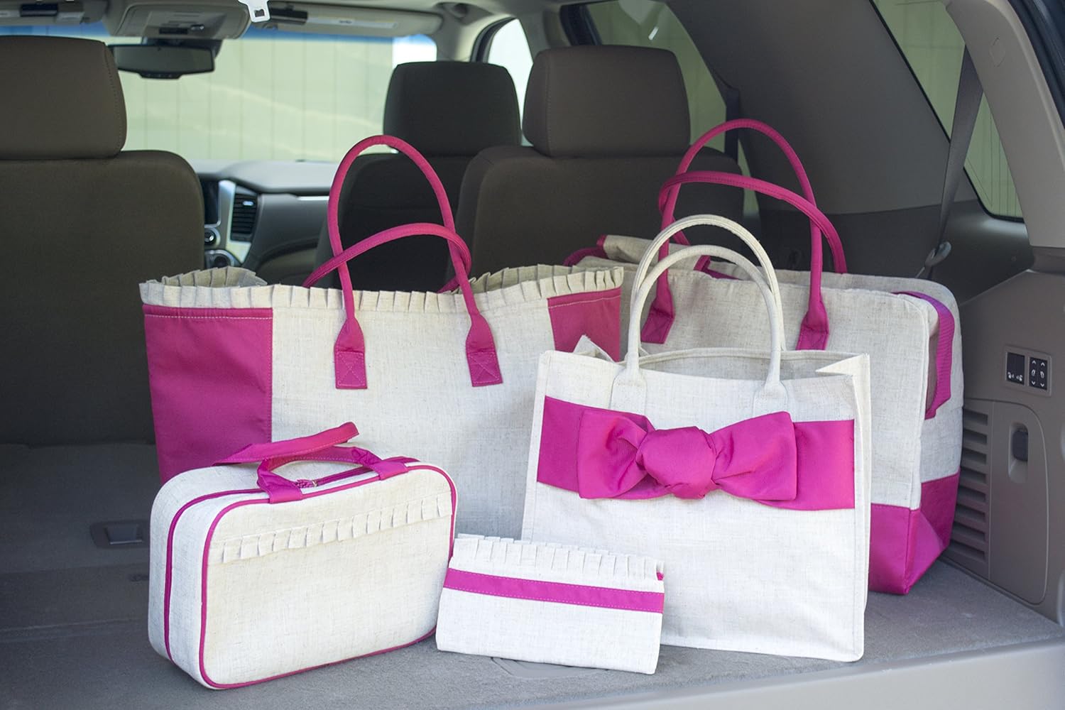 MainStreet Collection Linen Carolina Cosmetic Bag (Pink Moire Trim)