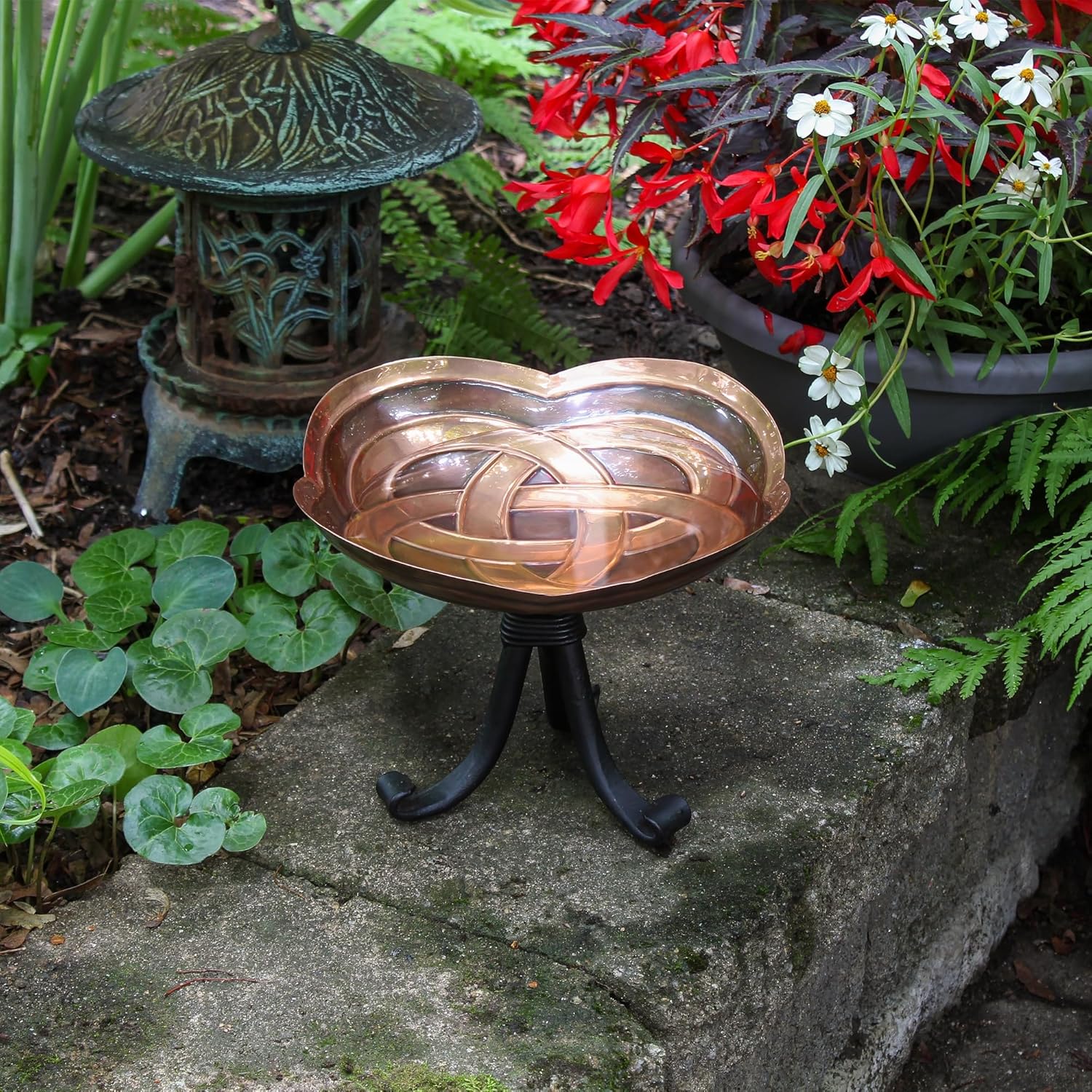 Dara Knot Birdbath- Tripod Stand