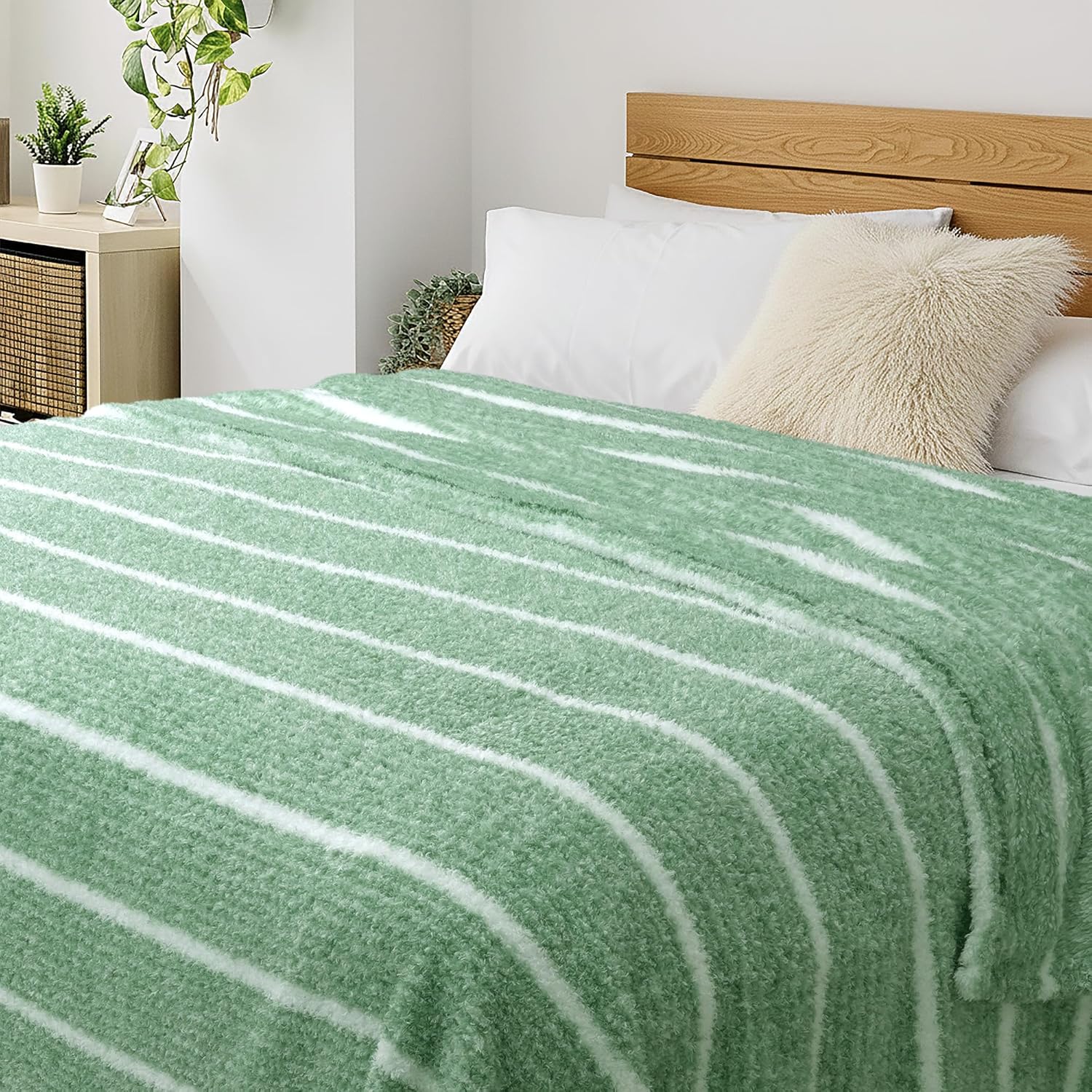 DEZ FURNISHINGS Oversized Cozy Knit Look Cloud-Soft Plush Printed Fleece Throw Blanket, Lightweight & Breathable, Queen (90" x 90"), Sage Green Stripe