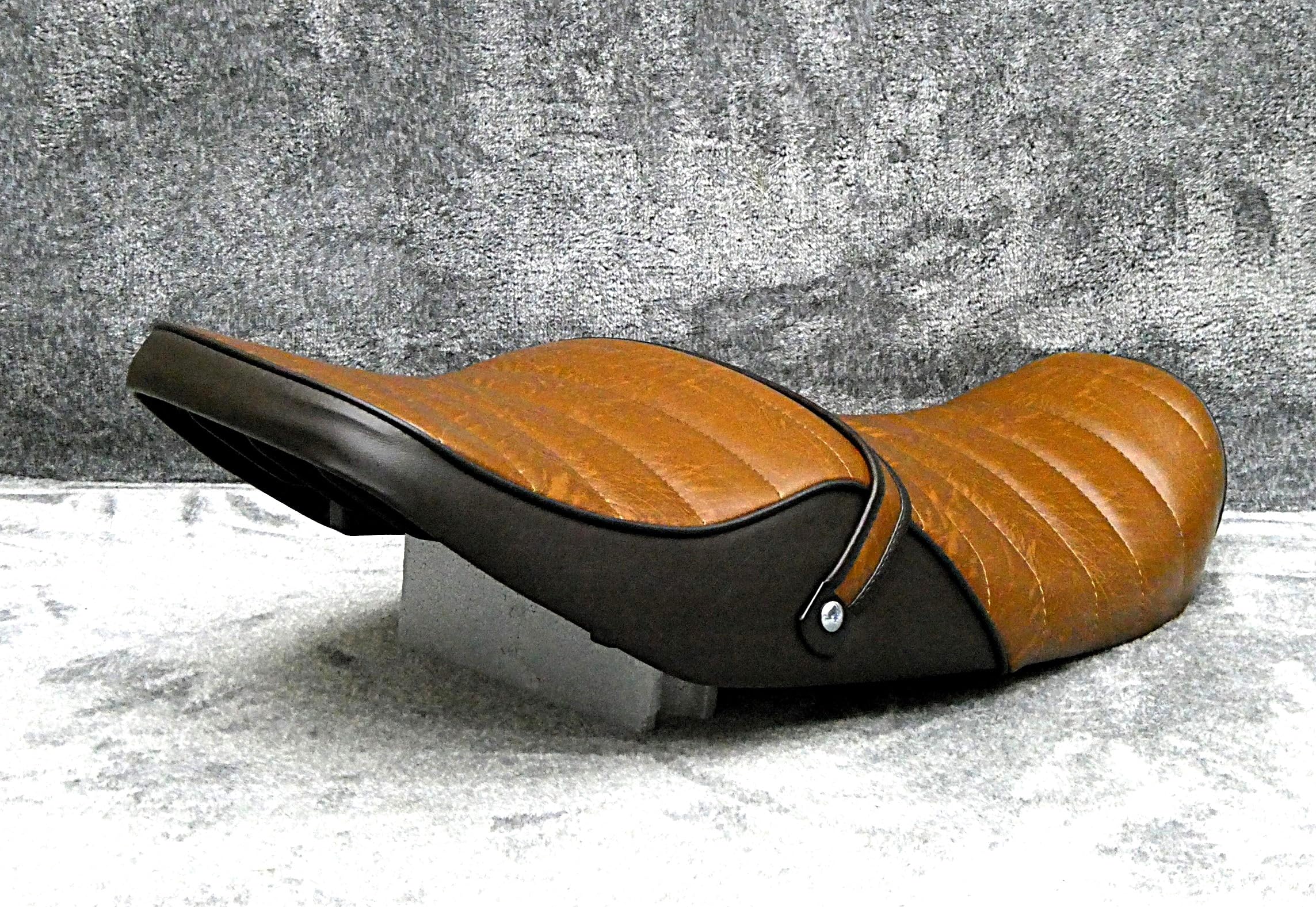 Amazon | ZRX400 タックロール シート (茶レザー ツートン)/ZRX2