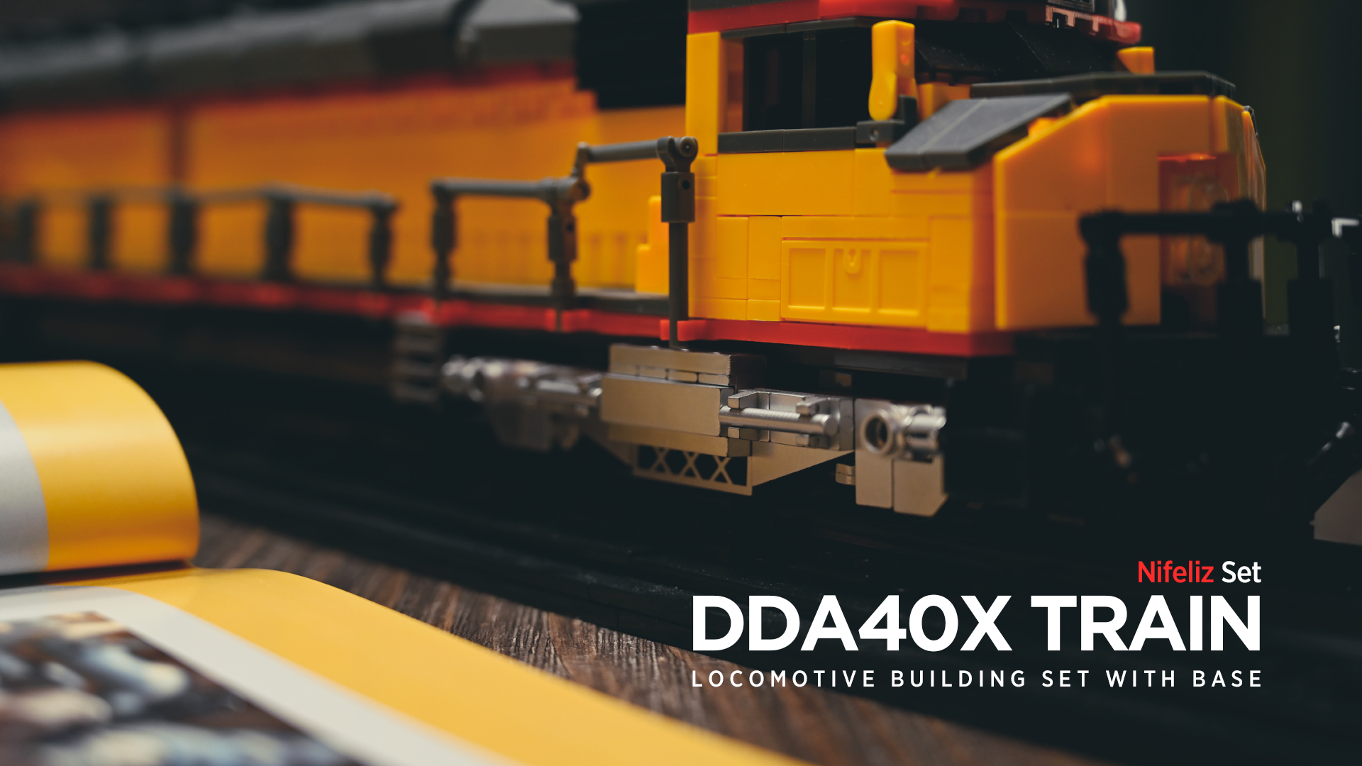 Amazon.com: Nifeliz DDA40X Locomotive Building Set with Base