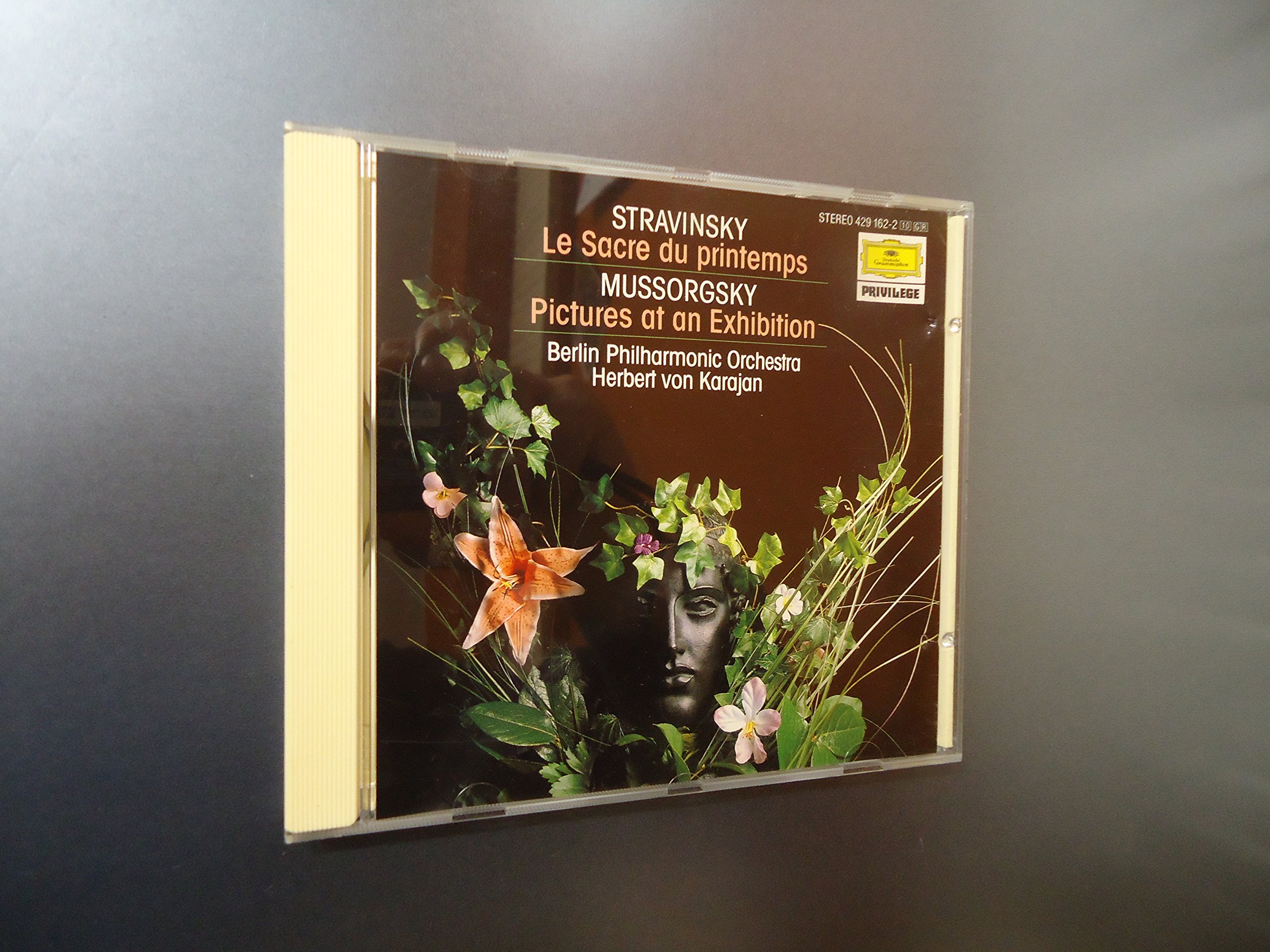 Stavinsky: Le Sacre du Printemps; Mussorgsky: Bilder einer Ausstellung [Audio CD] Mussorgsky; Stravinsky and Karajan