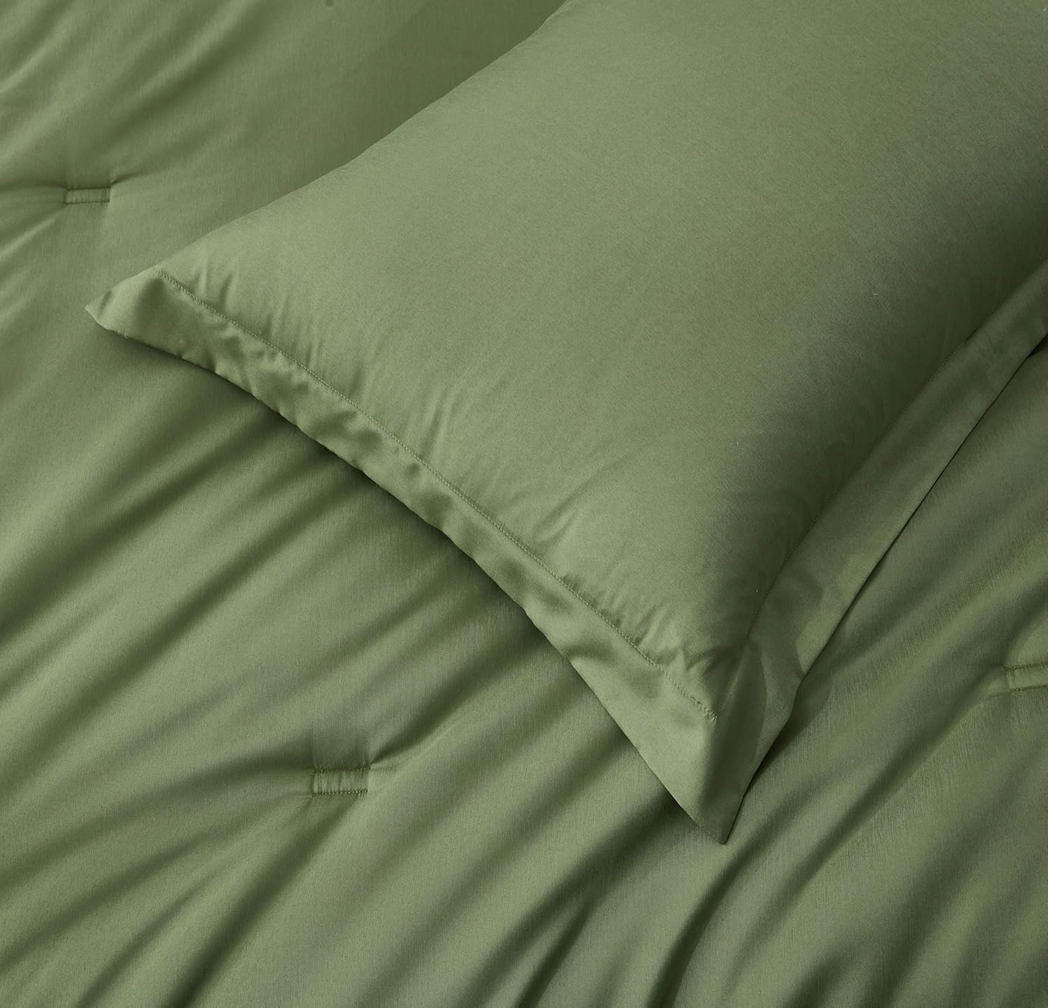 Chezmoi Collection Cliff 3-Piece Lightweight Cooling Comforter Set, Queen- Rayon Derived from Bamboo & Polyester Blended, Soft Breathable Bedding for Hot Sleepers, Olive Green